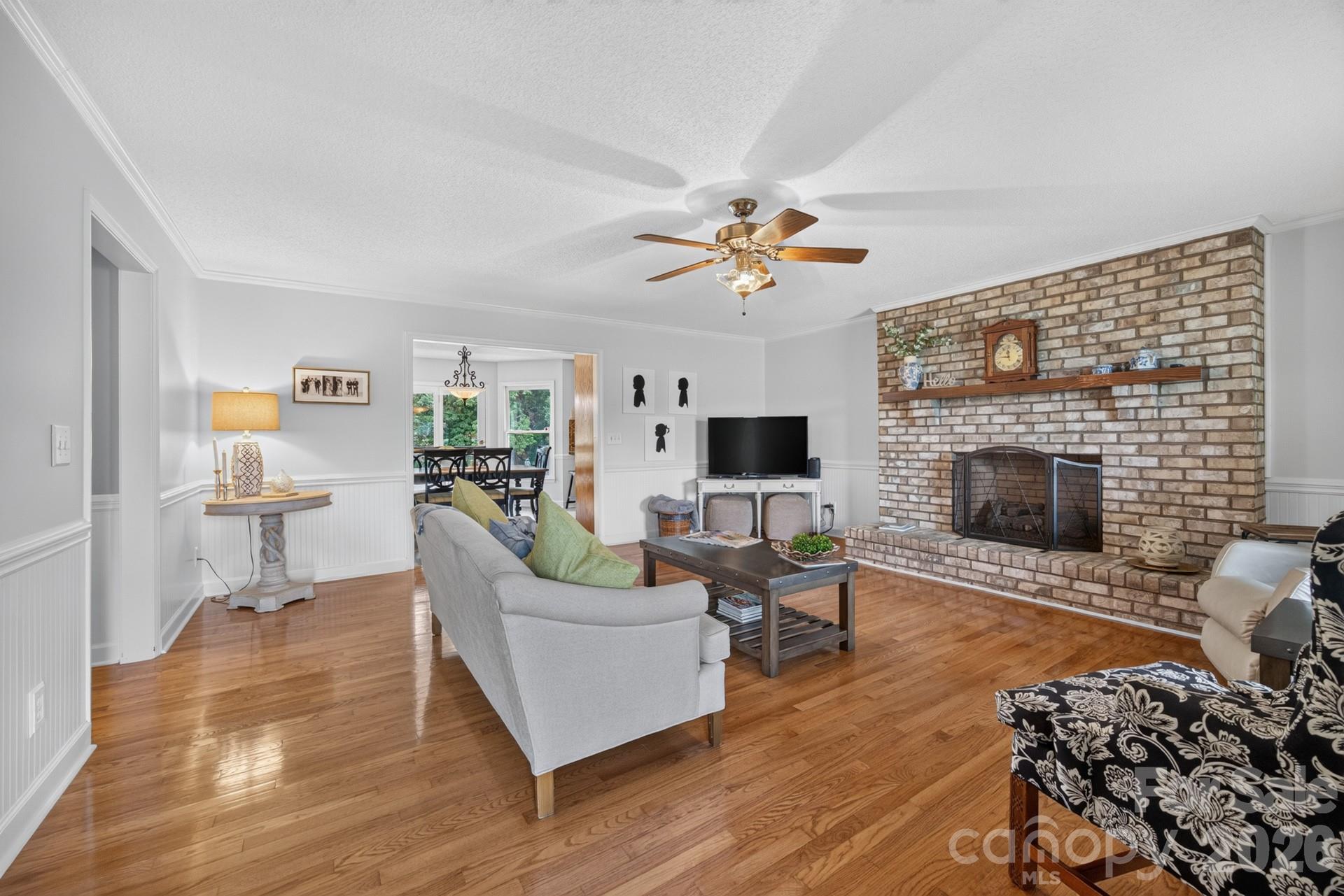 525 Gin Road Property Photo 6