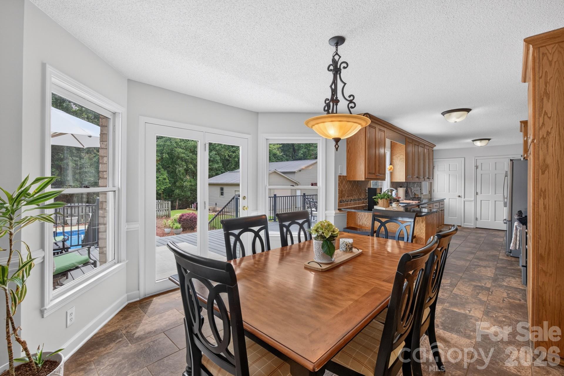 525 Gin Road Property Photo 8