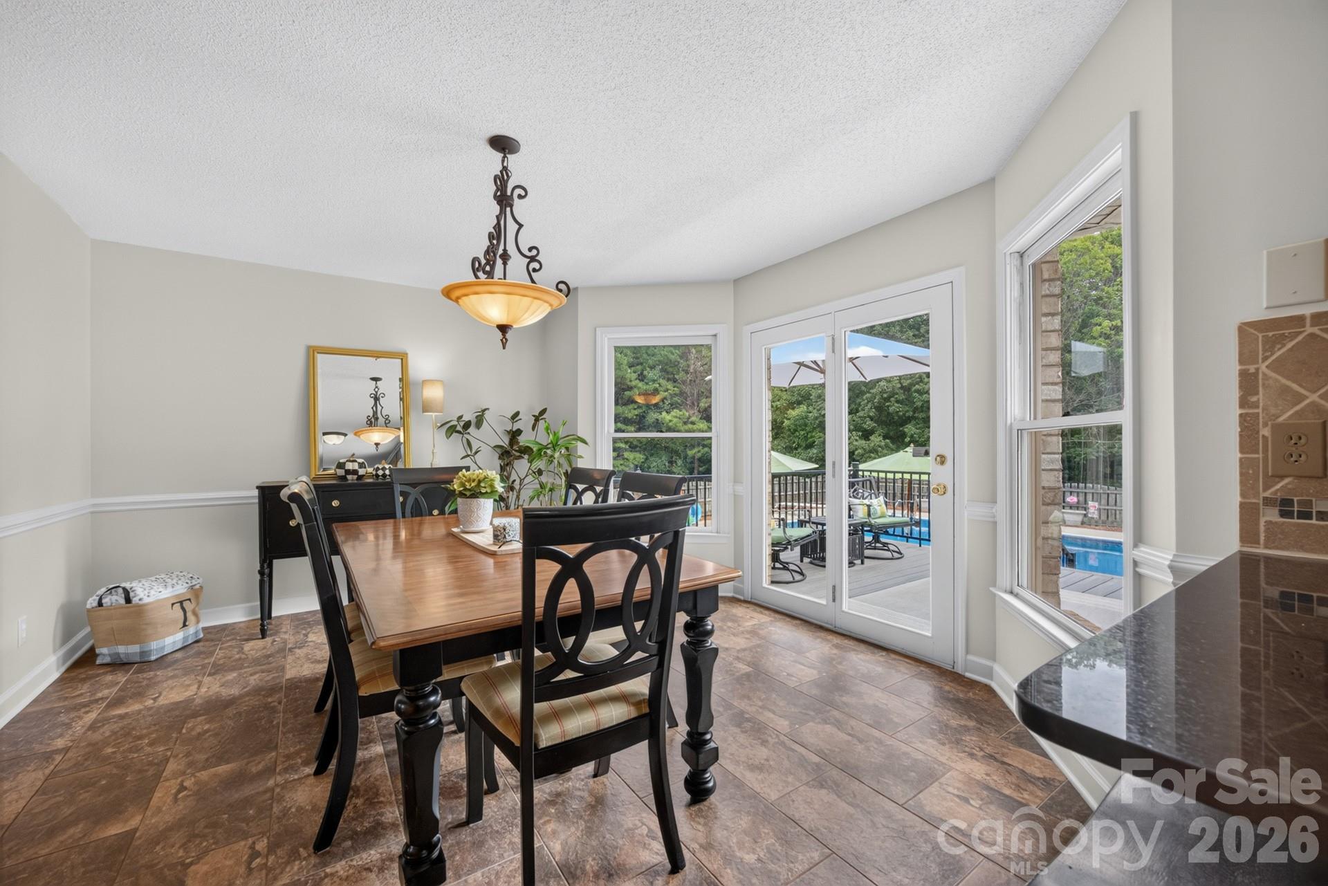 525 Gin Road Property Photo 10