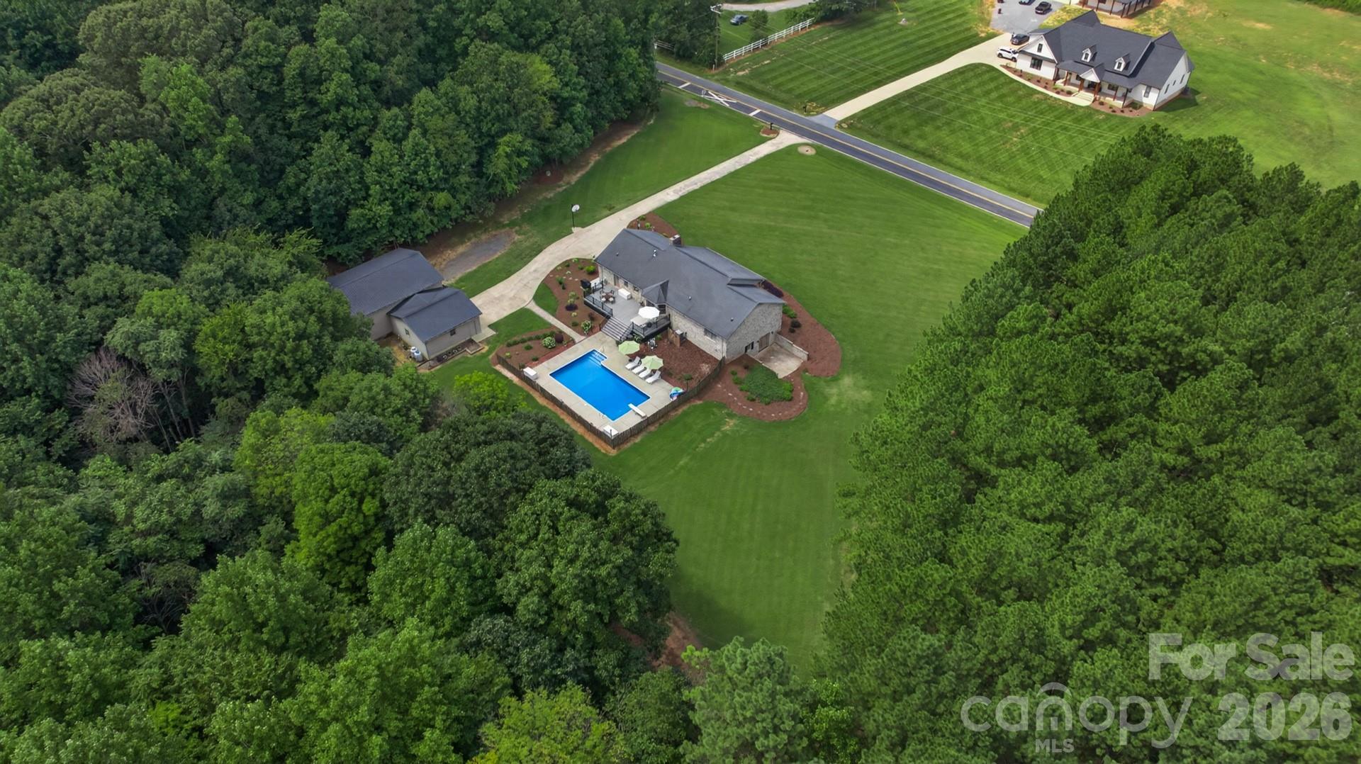 525 Gin Road Property Photo 11
