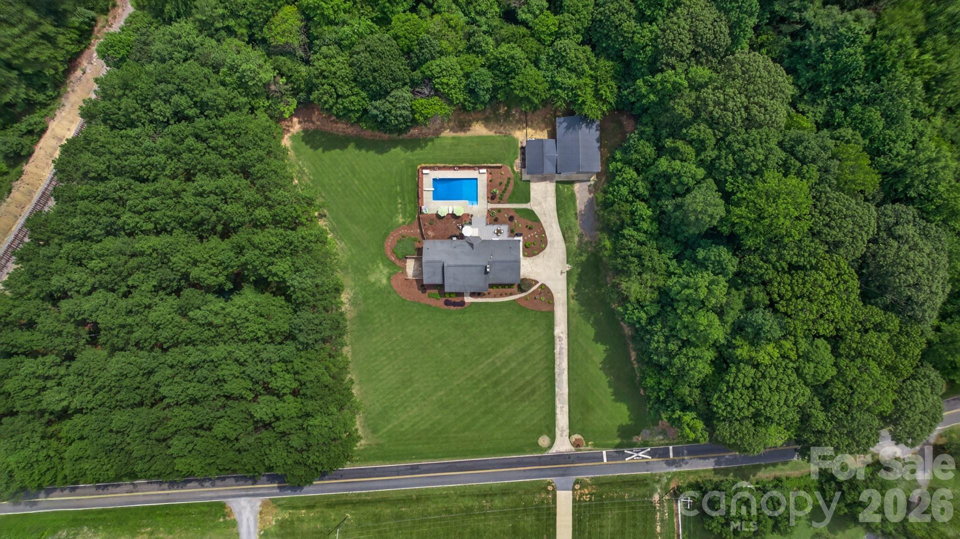 525 Gin Road Property Photo 18