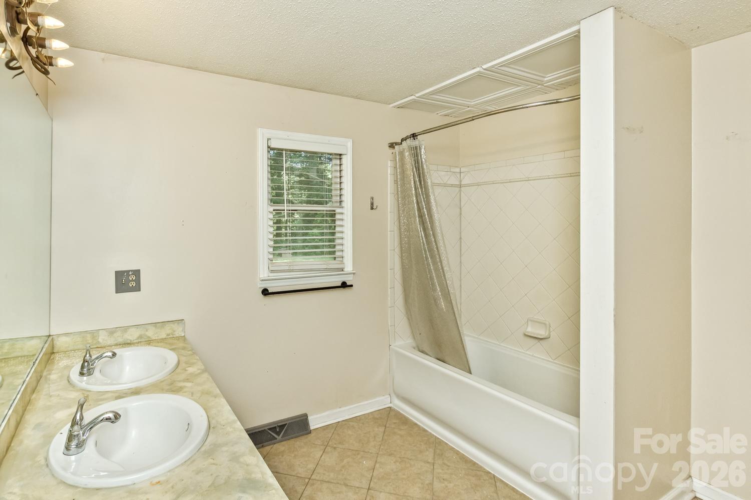 94 Stone Drive Property Photo 13