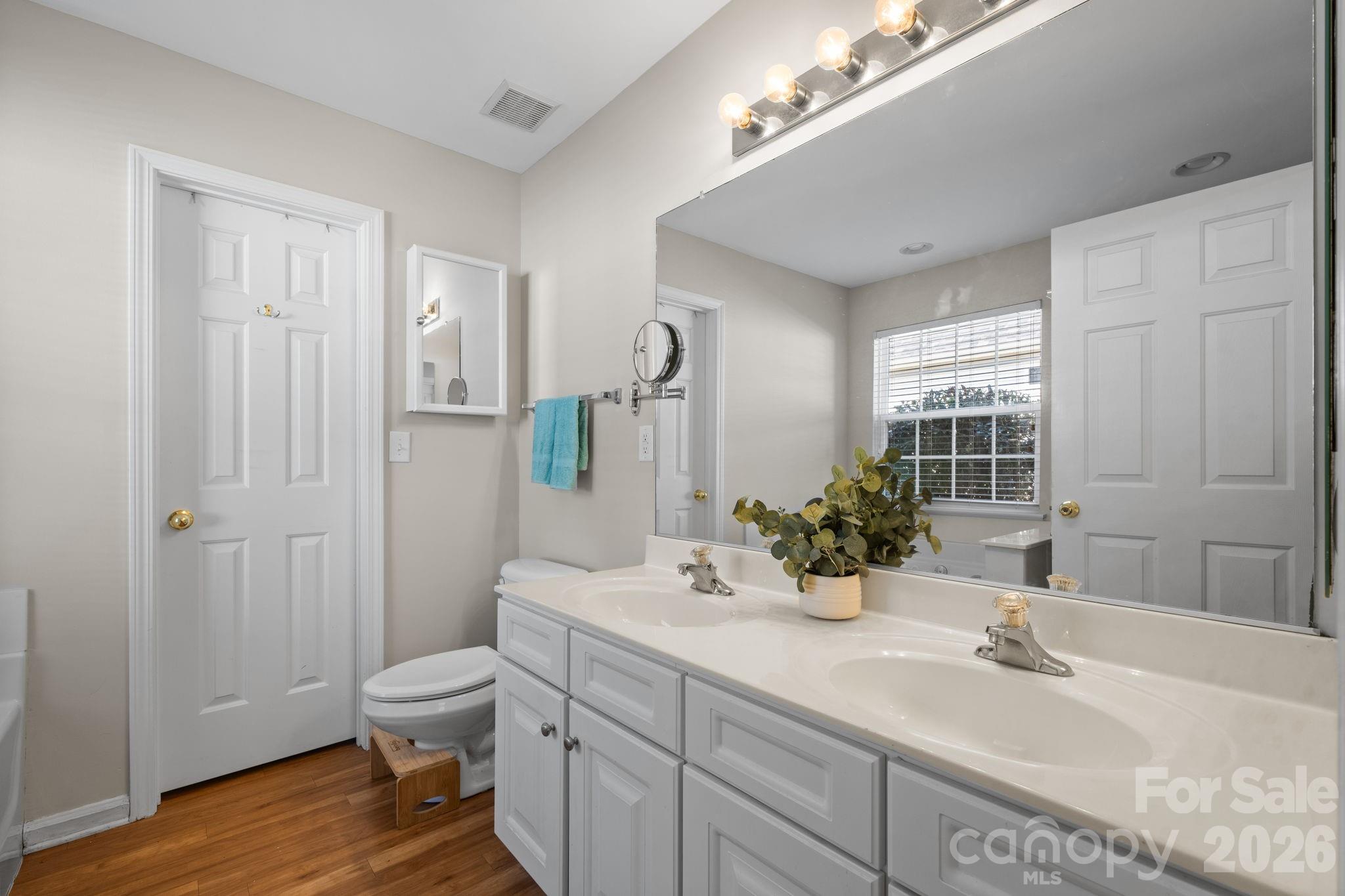 2413 Smith Cove Road Property Photo 13