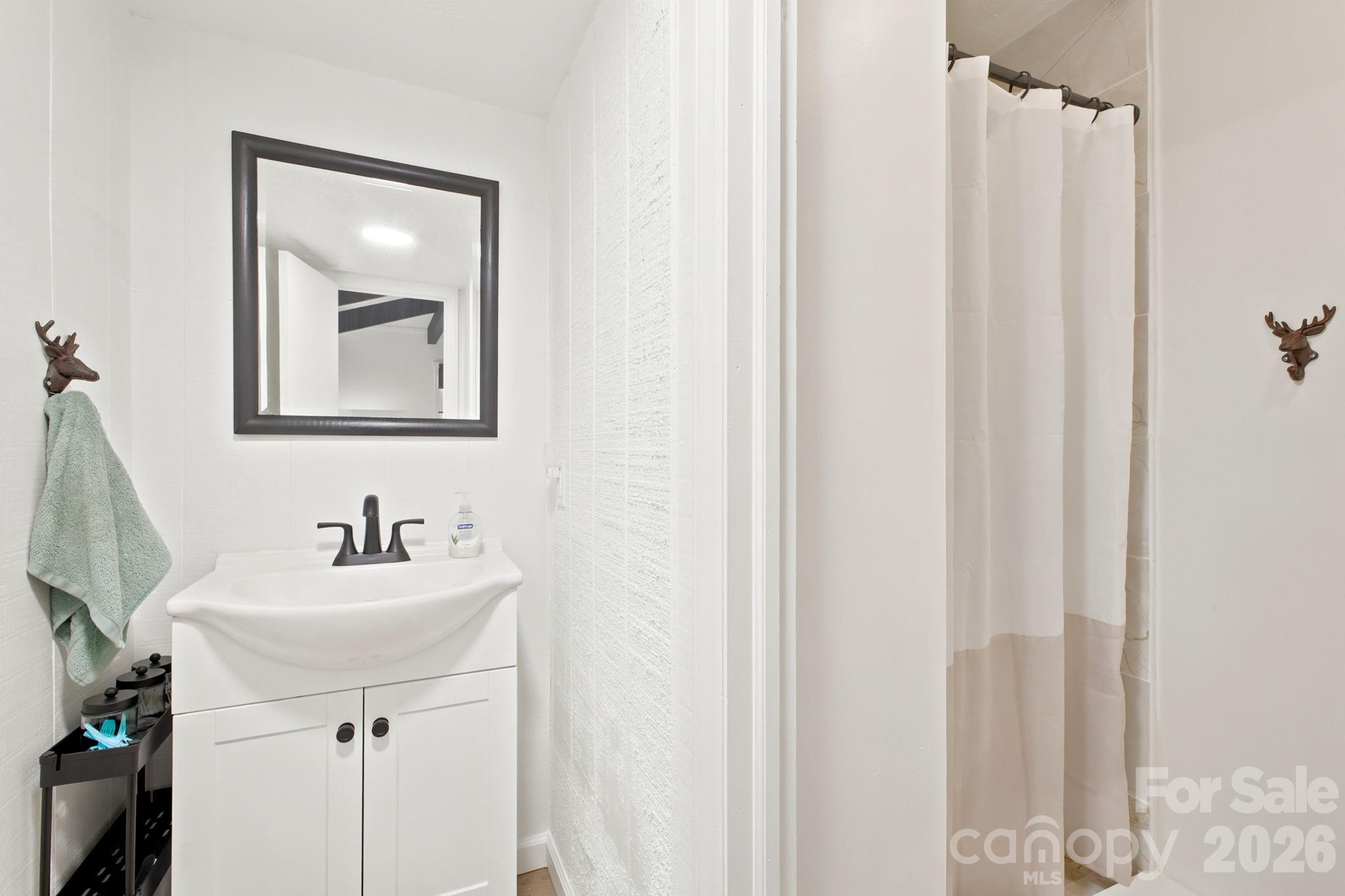 242 Charter Hills Road Property Photo 12