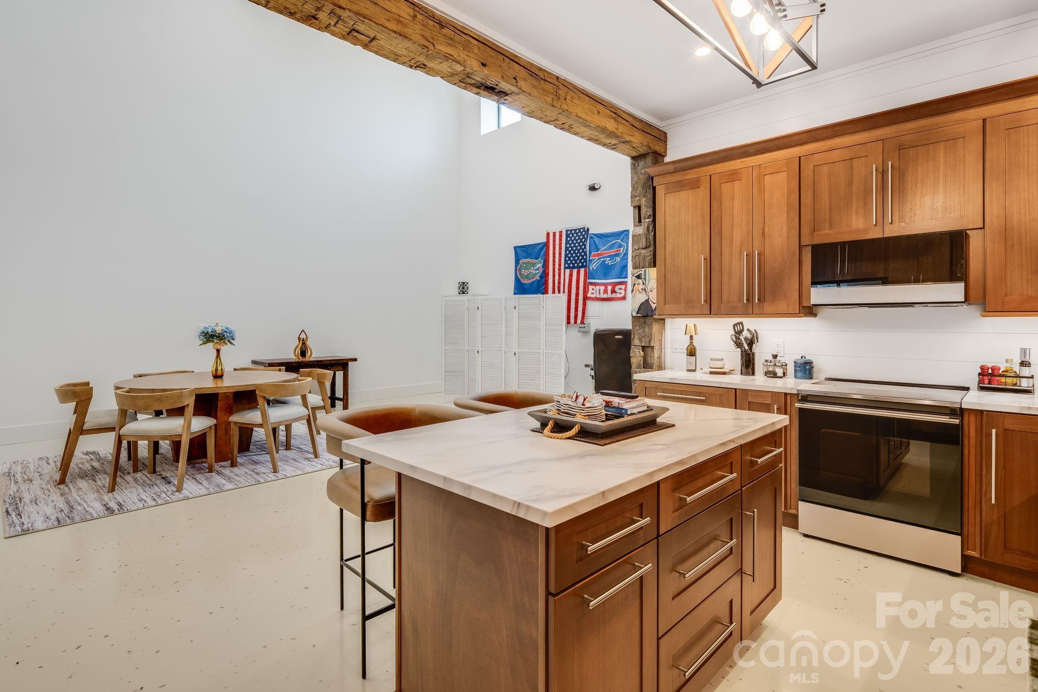 115 Speed Way B Property Photo 16