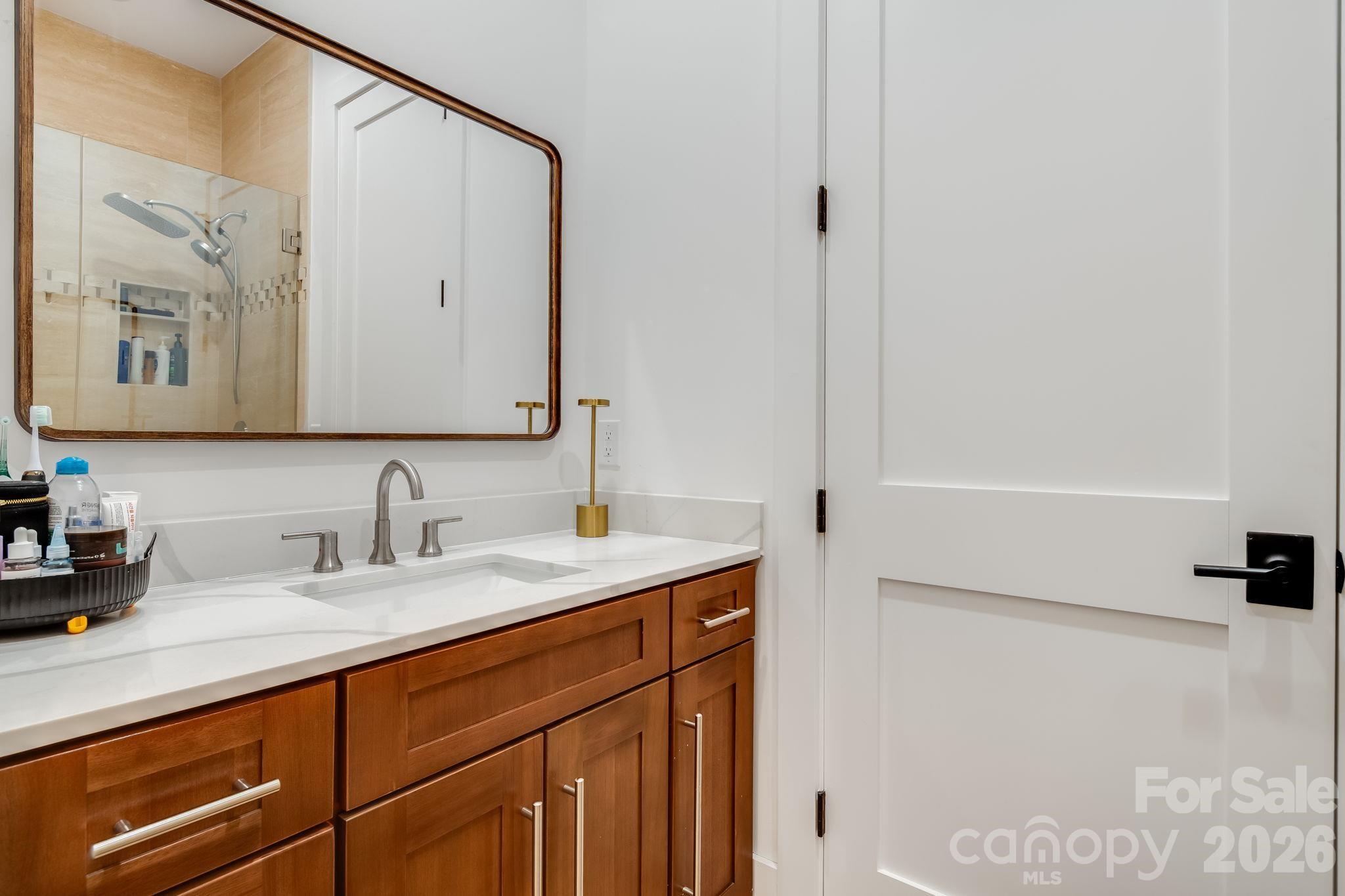115 Speed Way B Property Photo 22