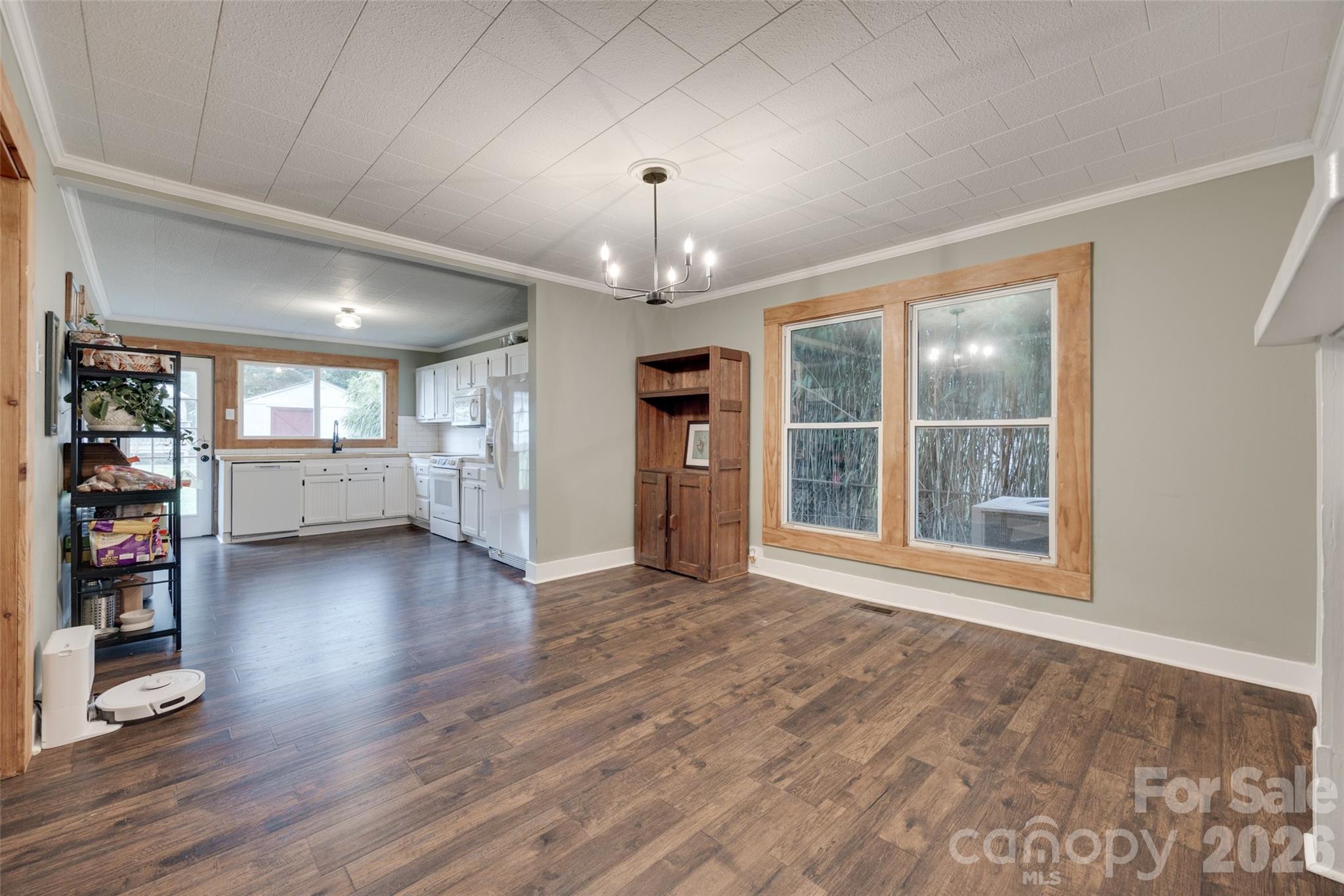 608 Spruce Street Property Photo 7