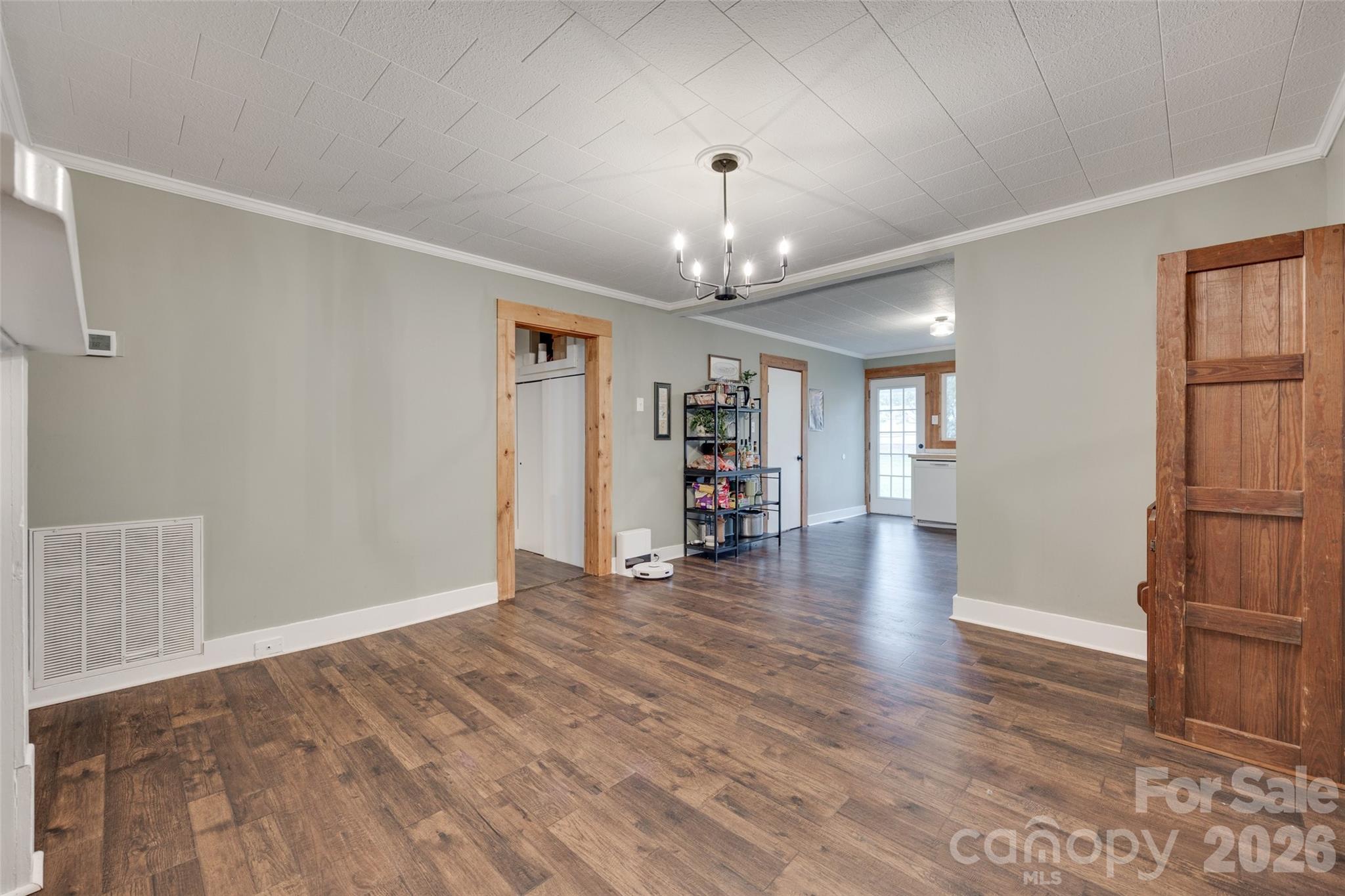 608 Spruce Street Property Photo 8