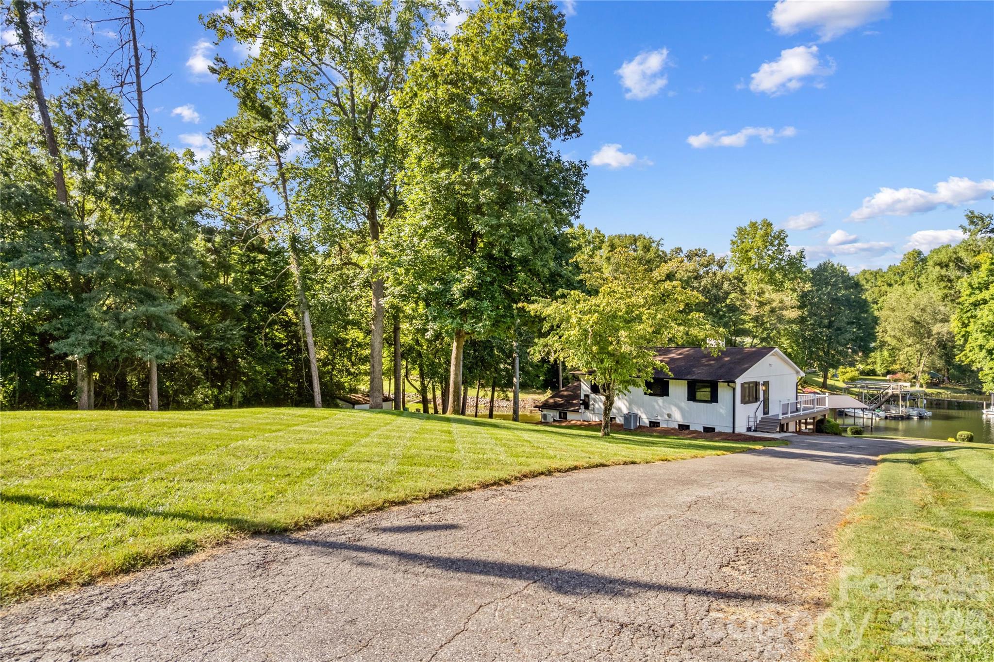 150 Shady Cove Drive Property Photo 3