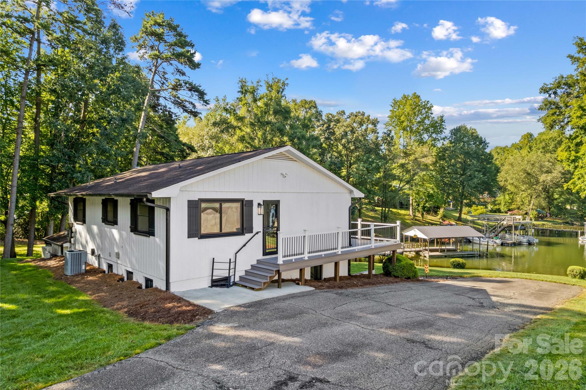 150 Shady Cove Drive Property Photo 4