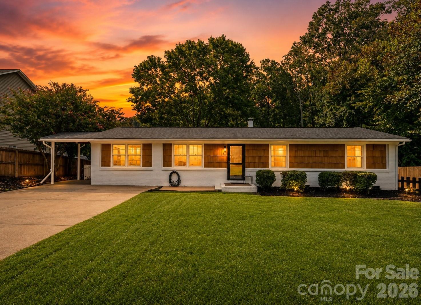 513 Paradise Circle