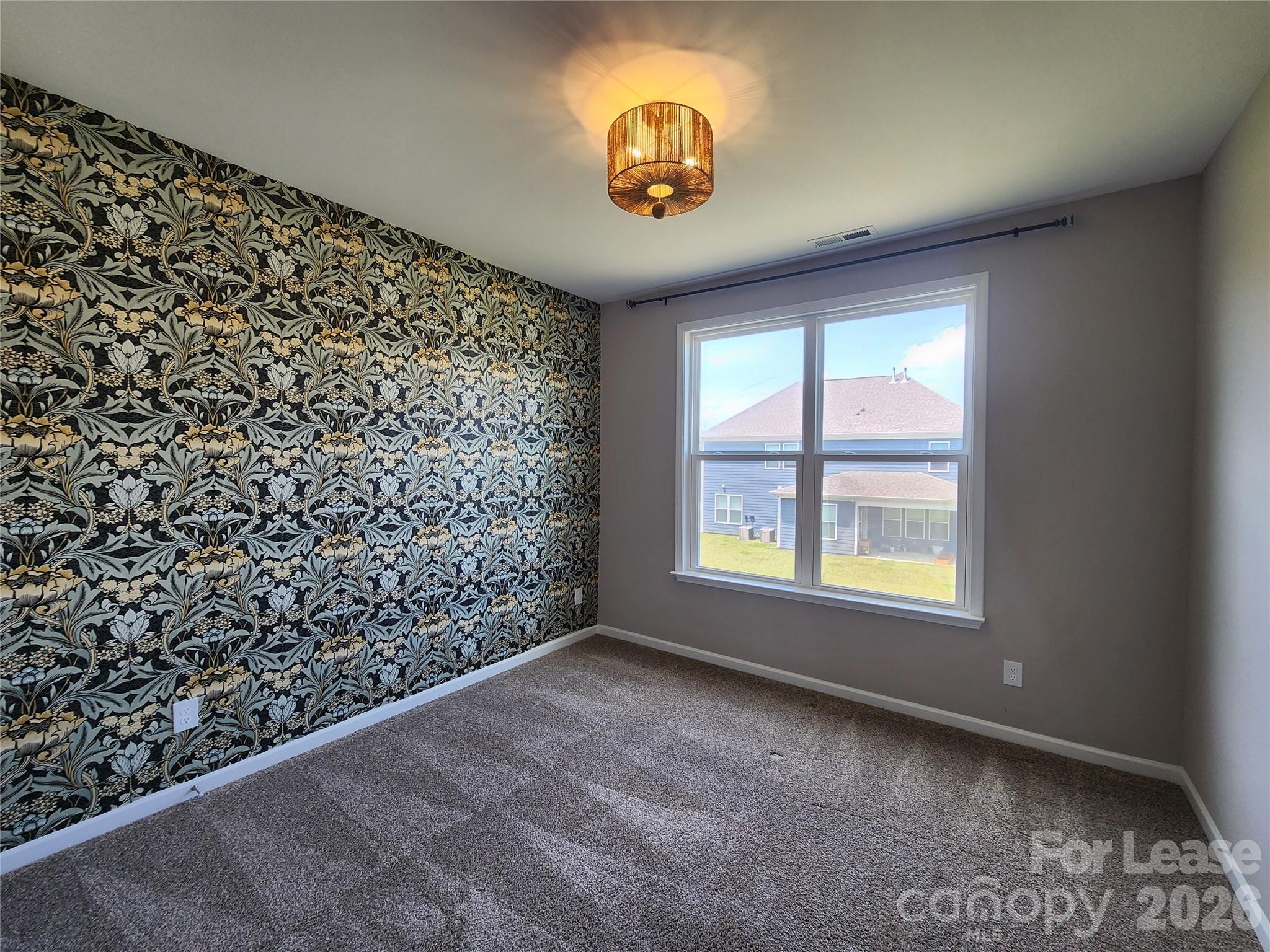 194 Winterberry Street Property Photo 8