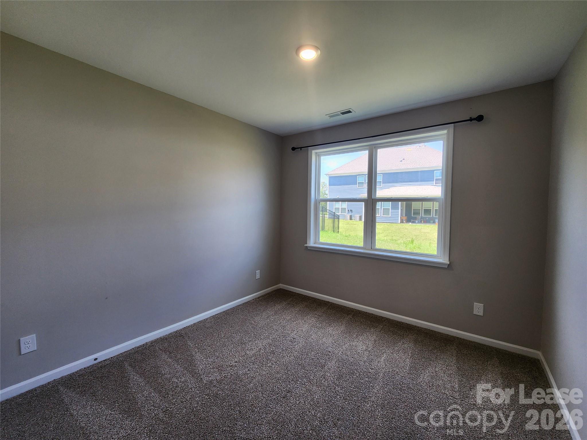 194 Winterberry Street Property Photo 15