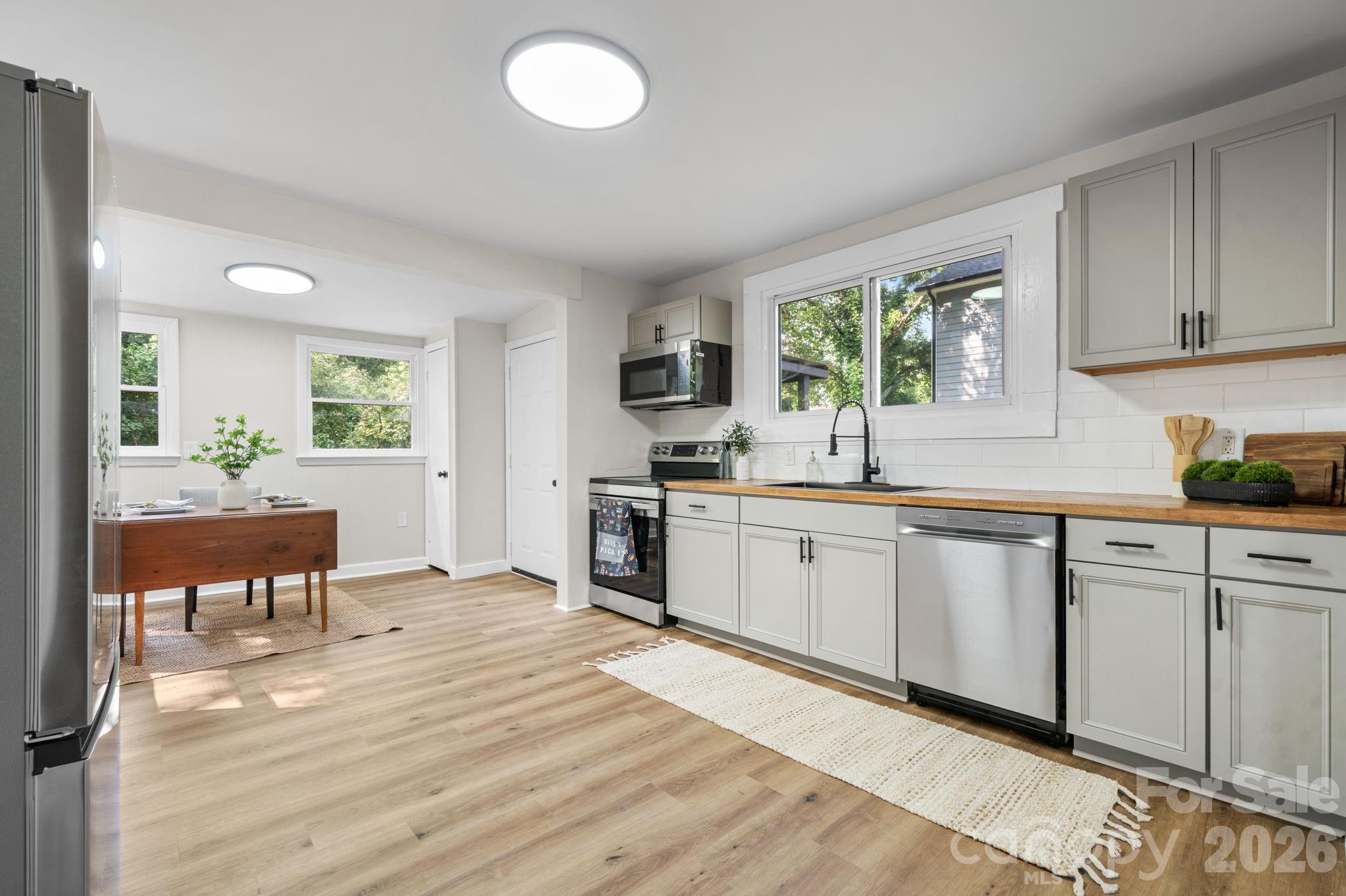 112 10th Avenue Property Photo 3