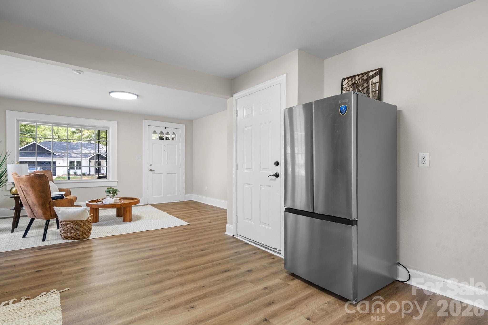 112 10th Avenue Property Photo 6