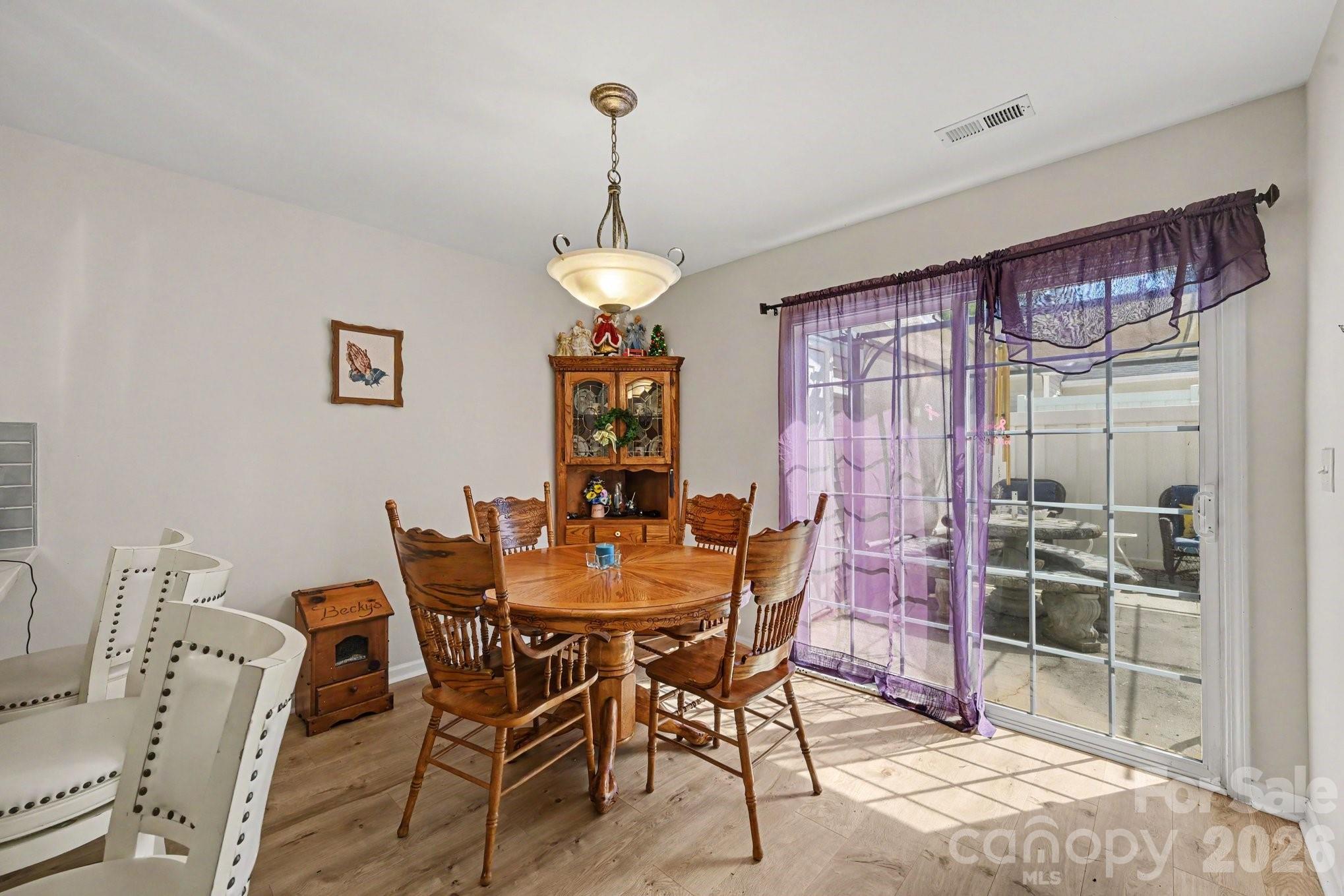 219 Edinburgh Court Property Photo 8