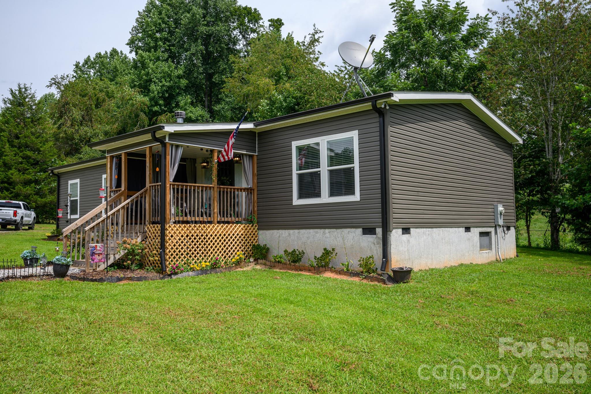 324 Plemmons Place Property Photo 1