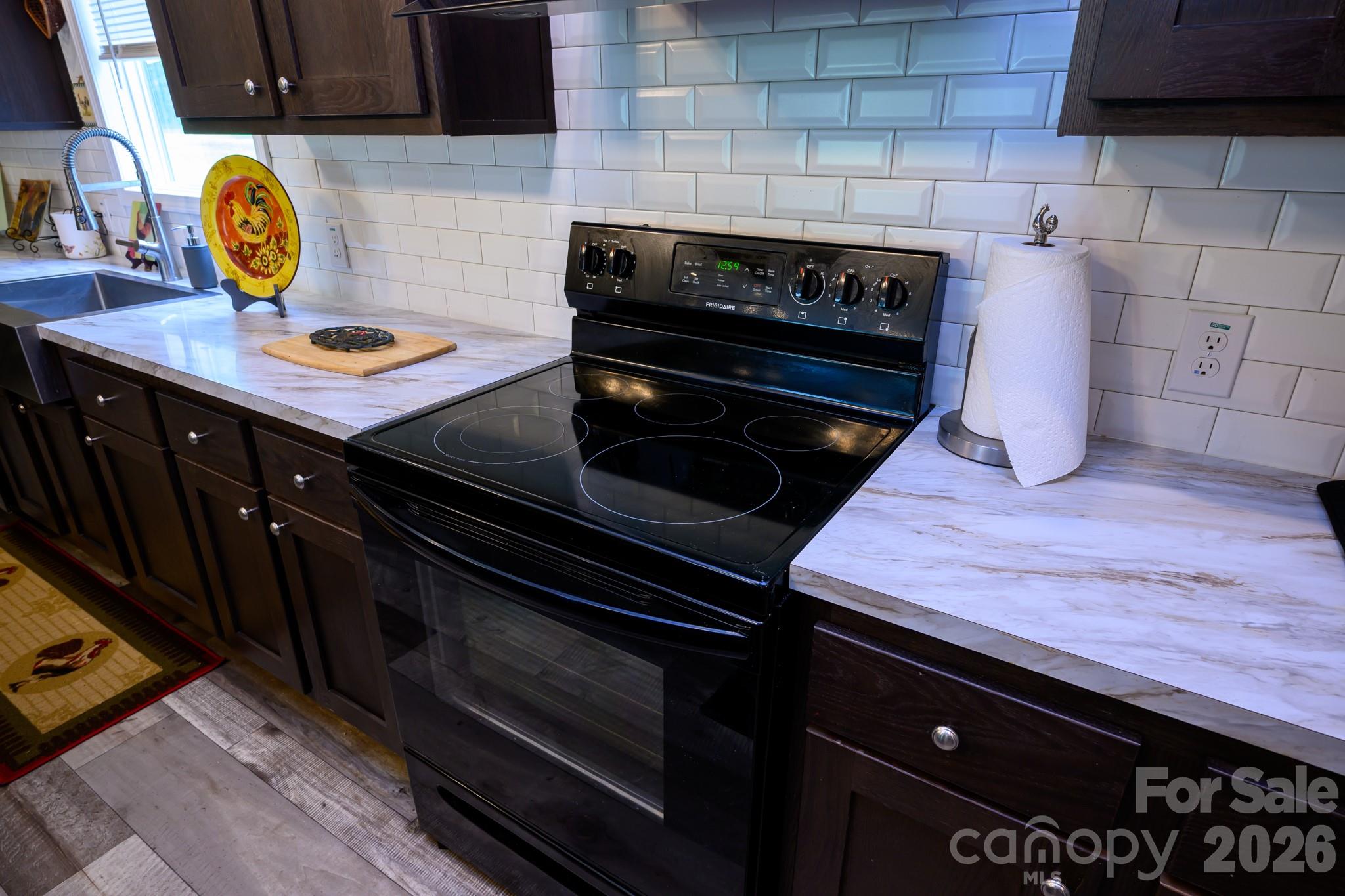 324 Plemmons Place Property Photo 8