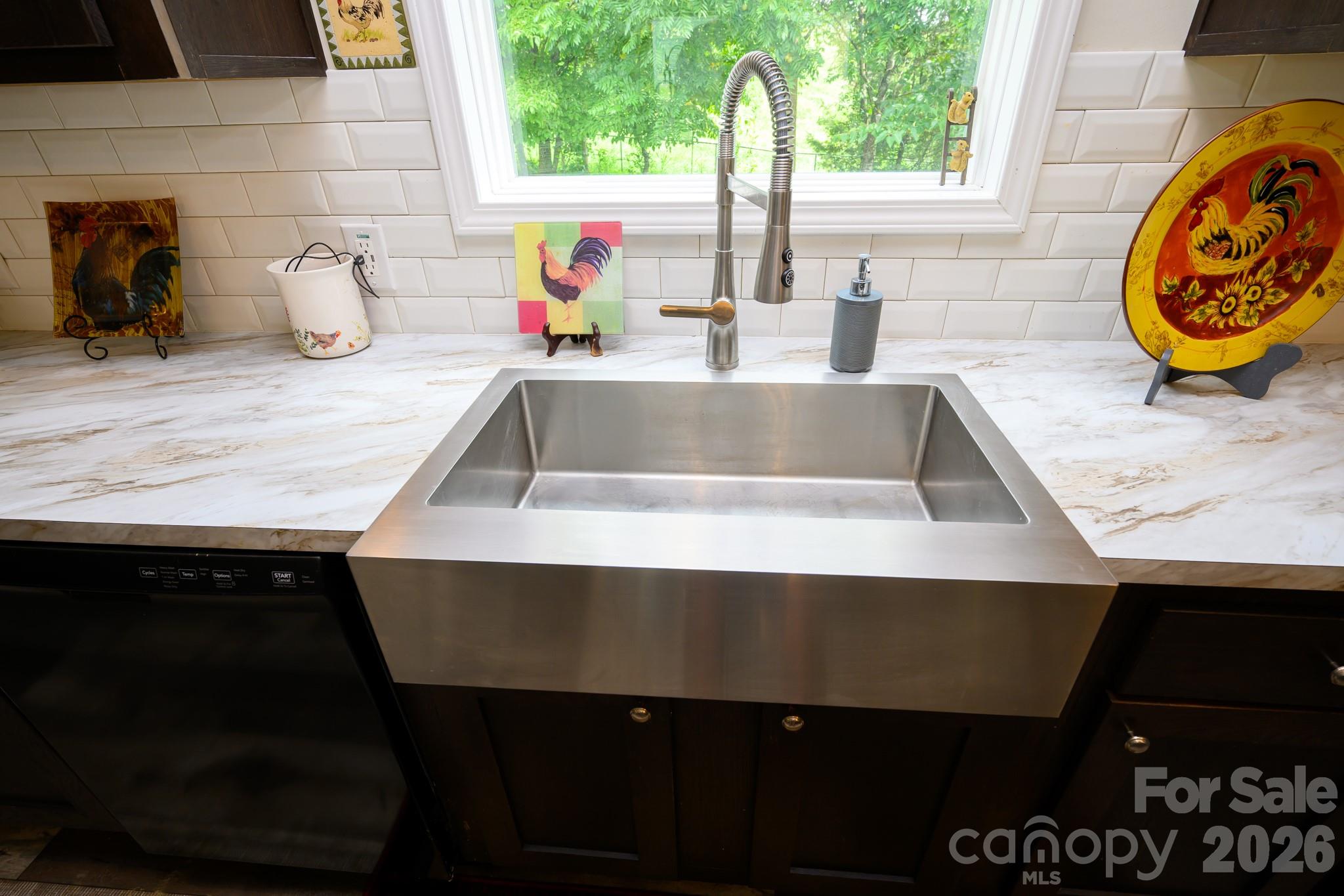 324 Plemmons Place Property Photo 9