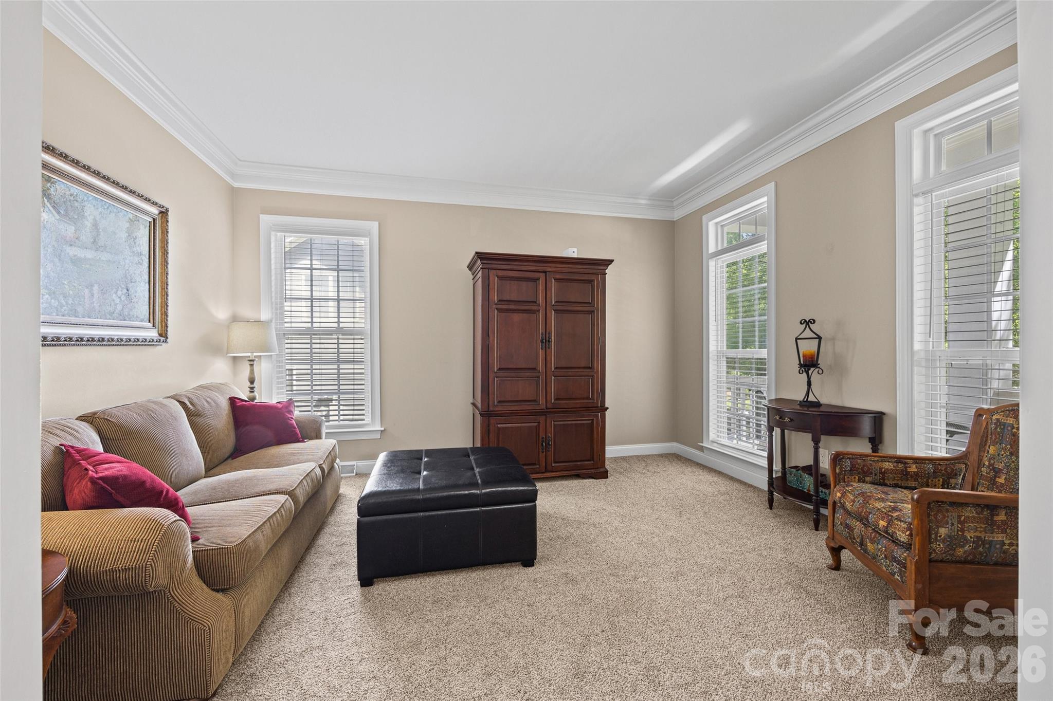 1063 Hunters Run Drive Property Photo 4