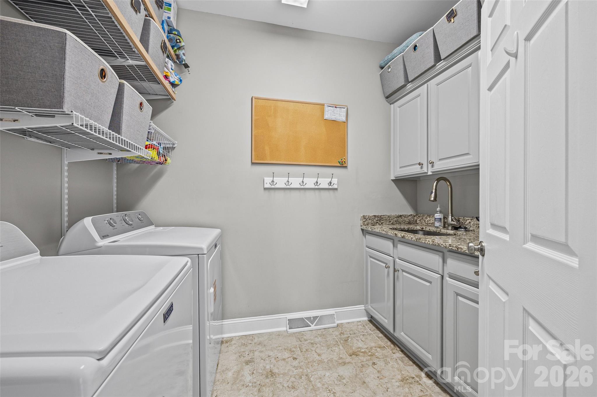 1063 Hunters Run Drive Property Photo 16