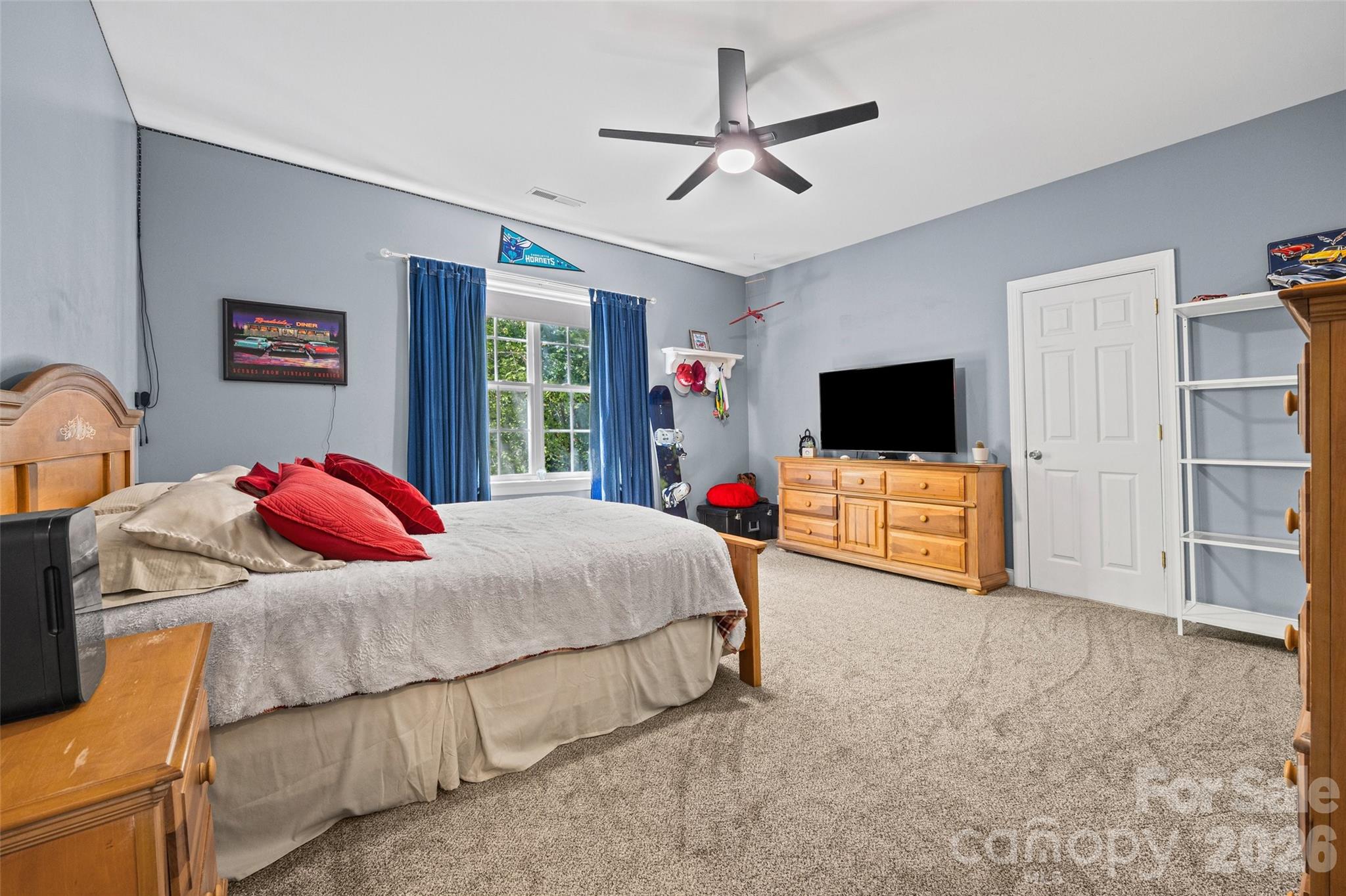 1063 Hunters Run Drive Property Photo 21