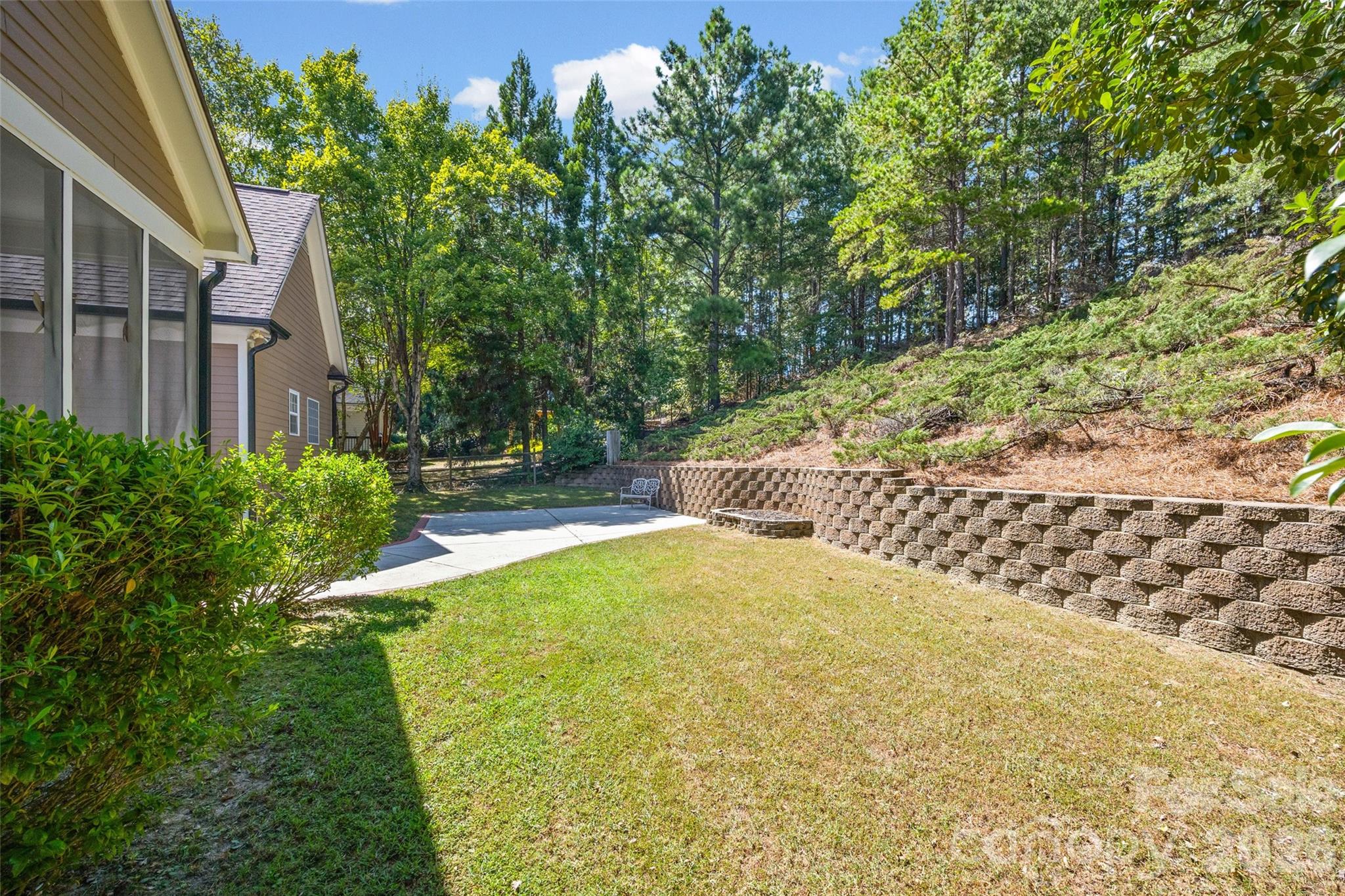1063 Hunters Run Drive Property Photo 28