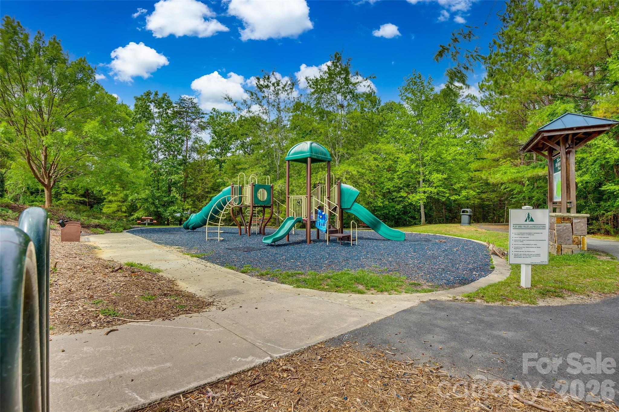1063 Hunters Run Drive Property Photo 39