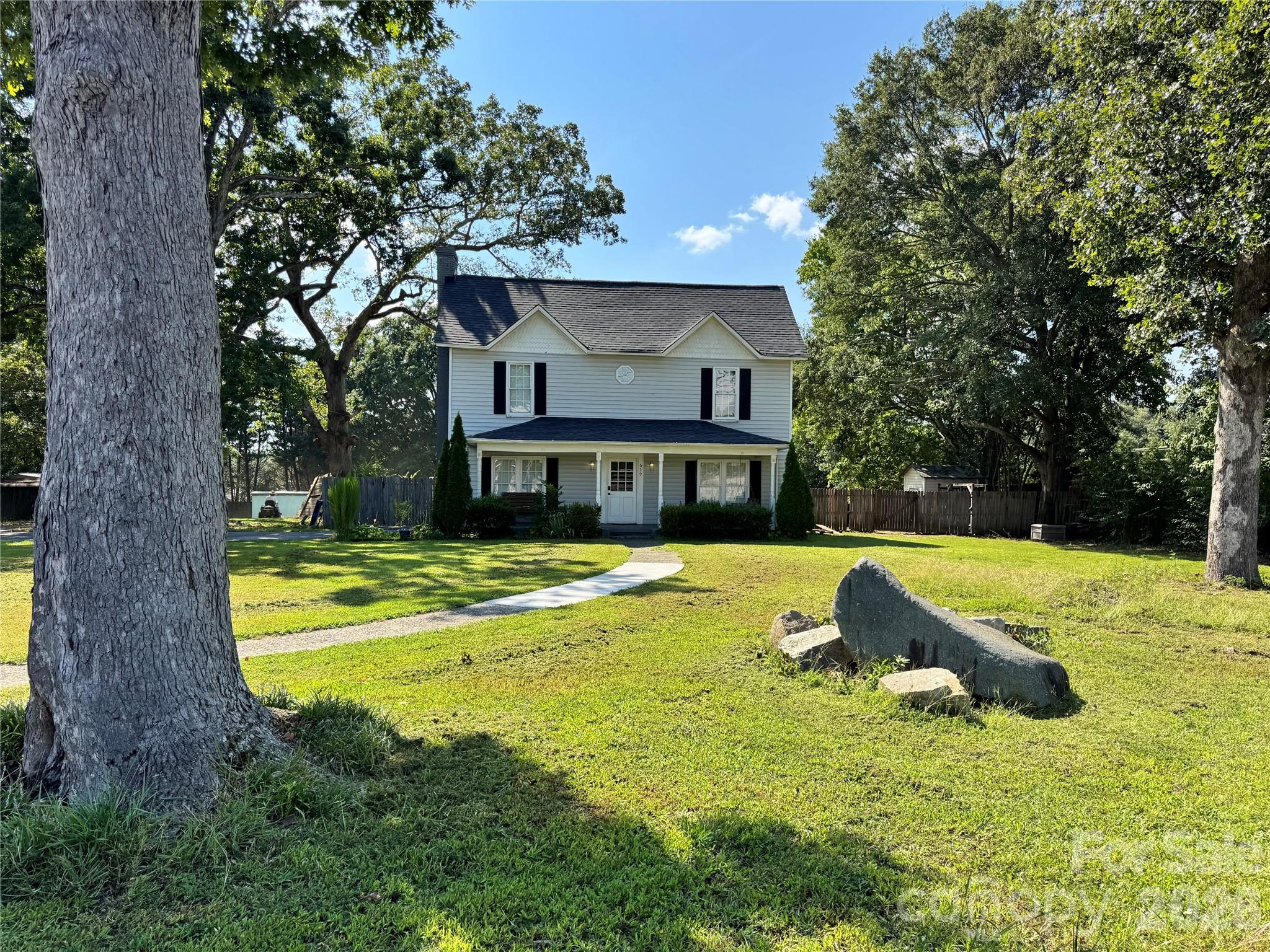 659 N Main Street Property Photo 1