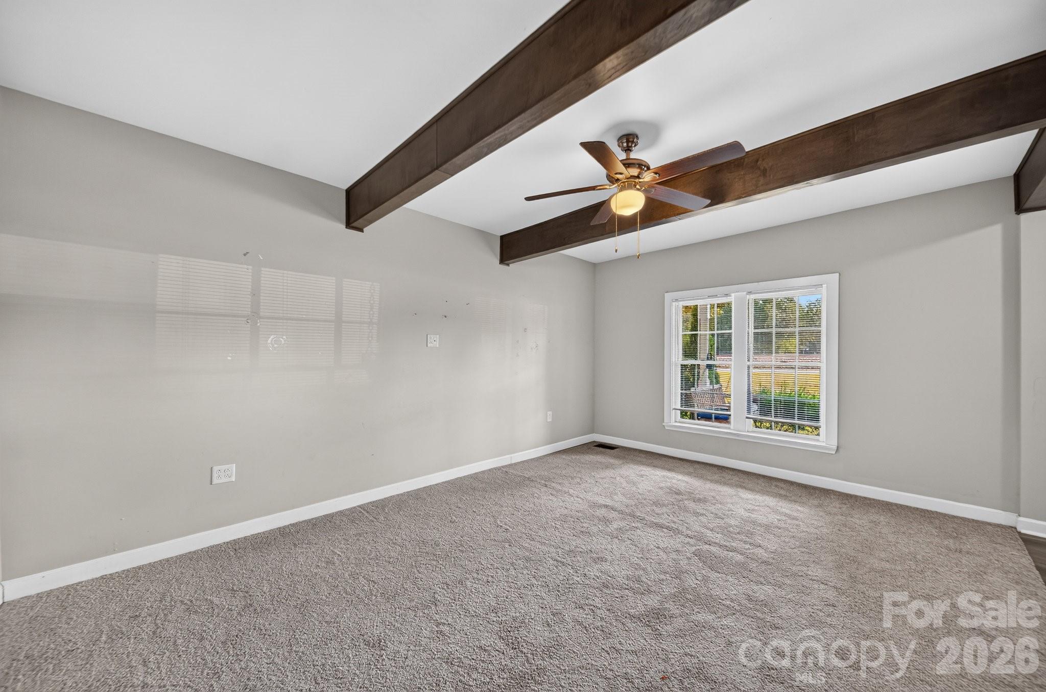 659 N Main Street Property Photo 6