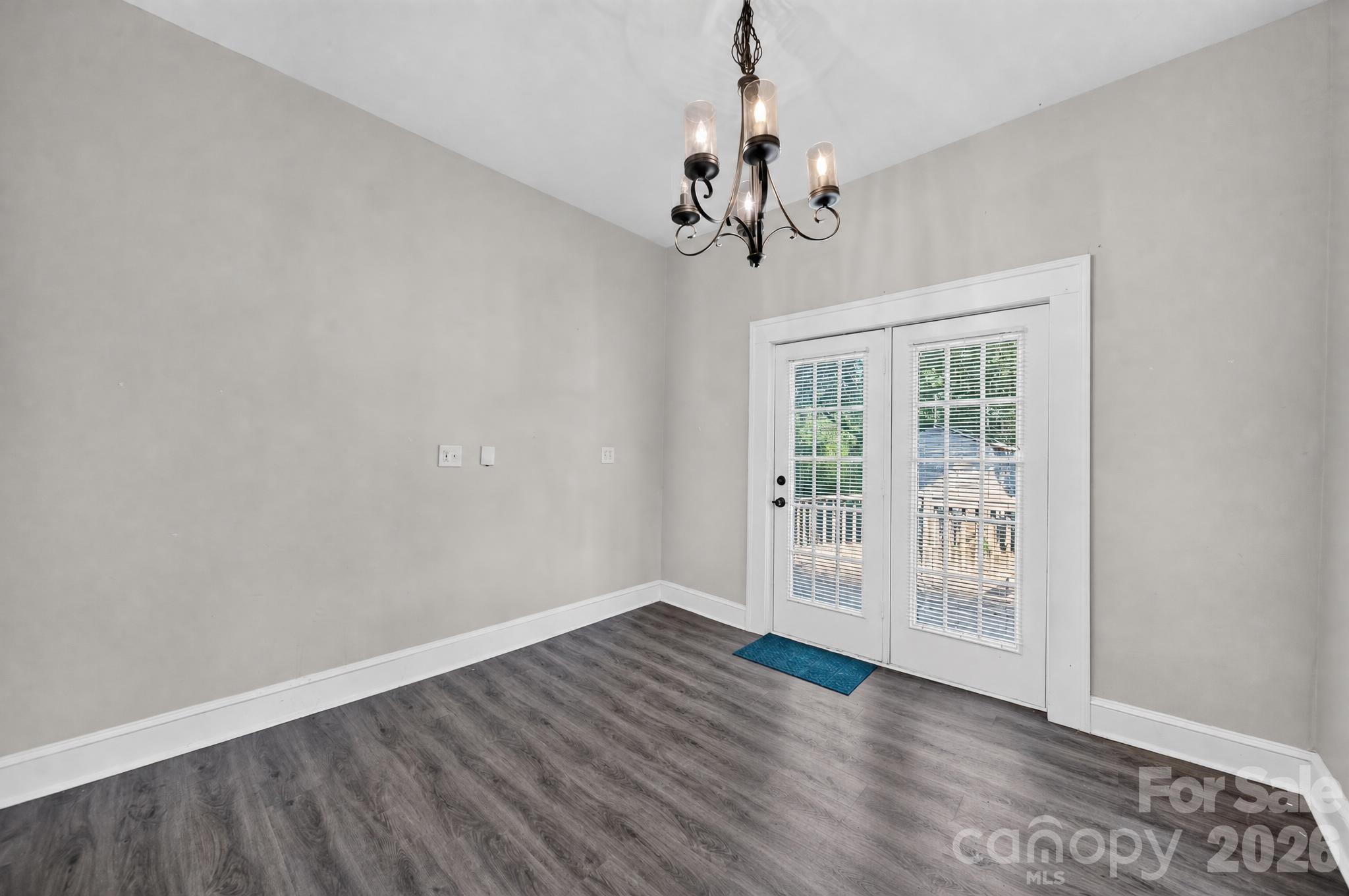 659 N Main Street Property Photo 16