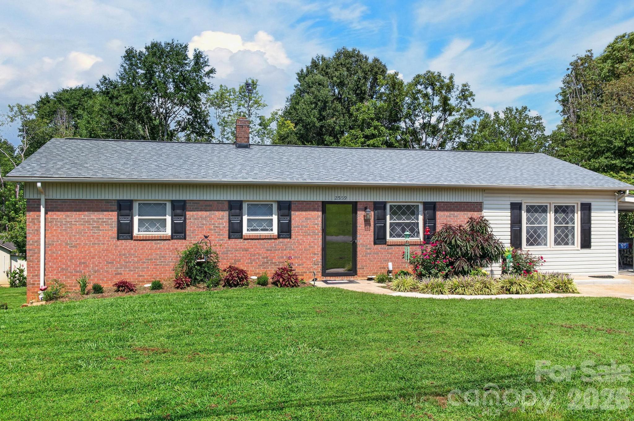 2559 Sweetbriar Circle