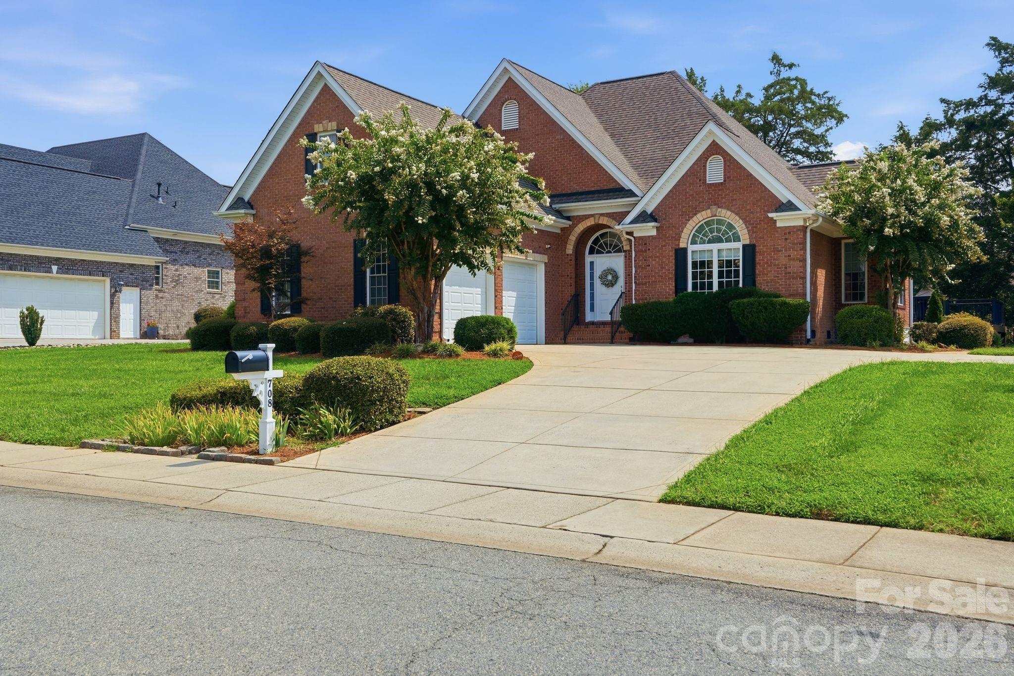 708 King Fredrick Lane Property Photo 1