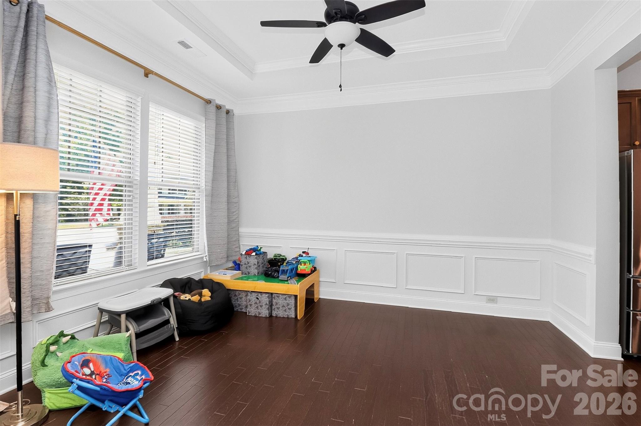 5112 Forest Knoll Court Property Photo 5