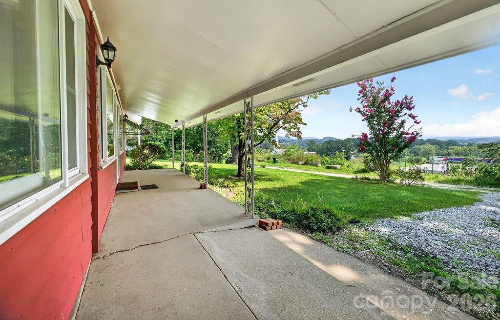 2409 Lucas Street Property Photo 2