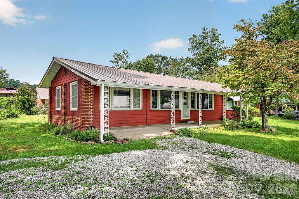 2409 Lucas Street Property Photo 4