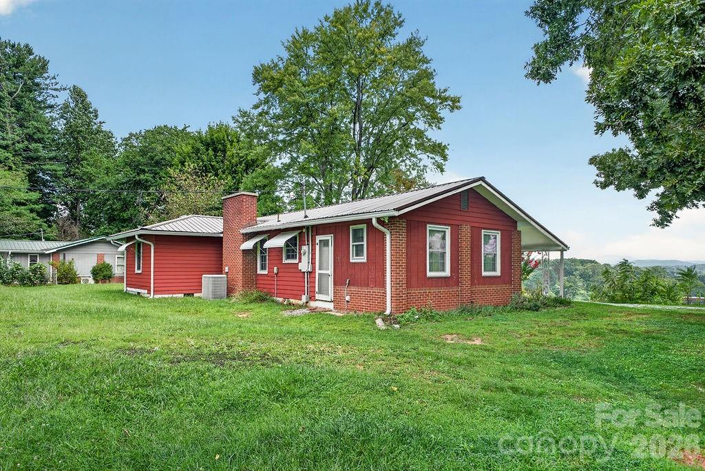 2409 Lucas Street Property Photo 8