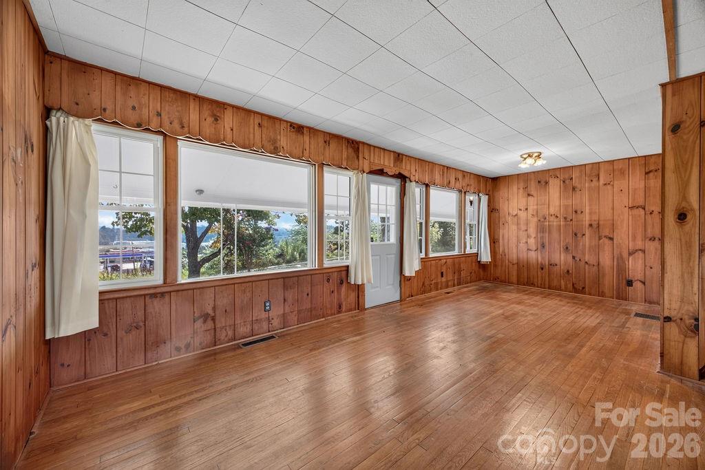 2409 Lucas Street Property Photo 10