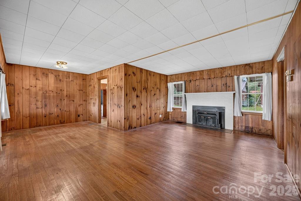 2409 Lucas Street Property Photo 12