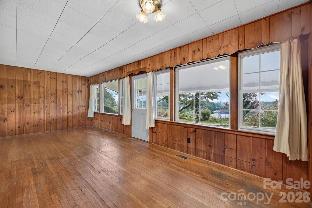 2409 Lucas Street Property Photo 15