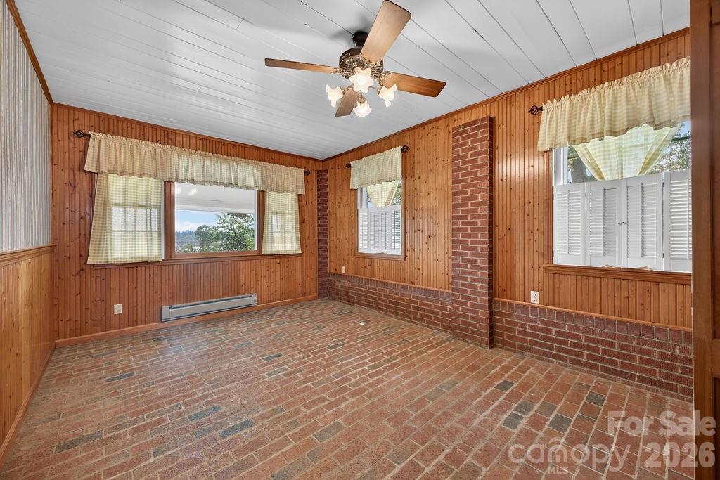 2409 Lucas Street Property Photo 22