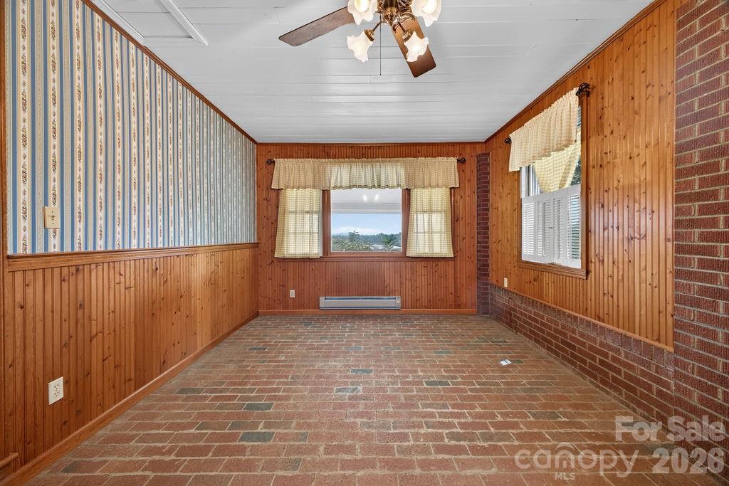 2409 Lucas Street Property Photo 23