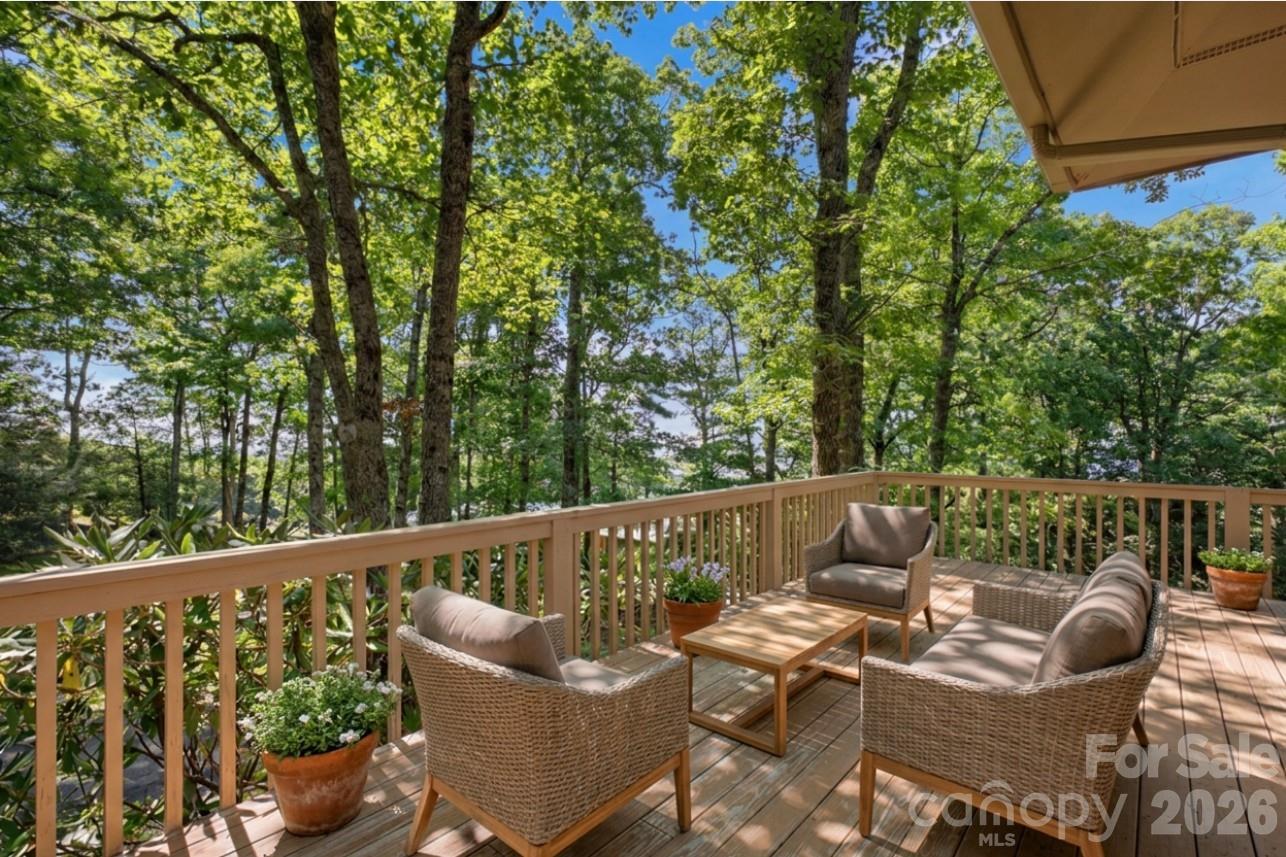 765 Oak Ridge Drive Property Photo 3