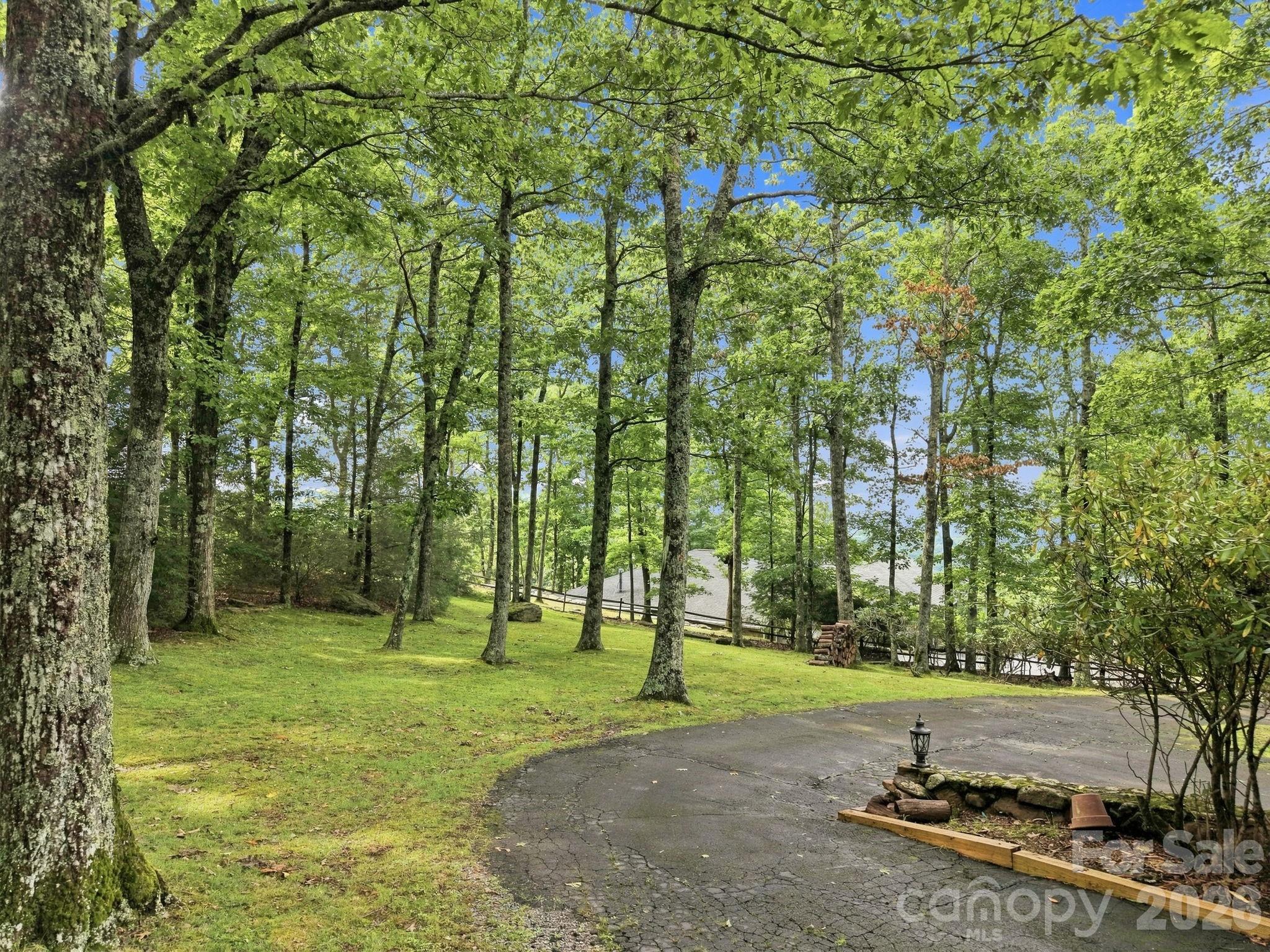 765 Oak Ridge Drive Property Photo 4