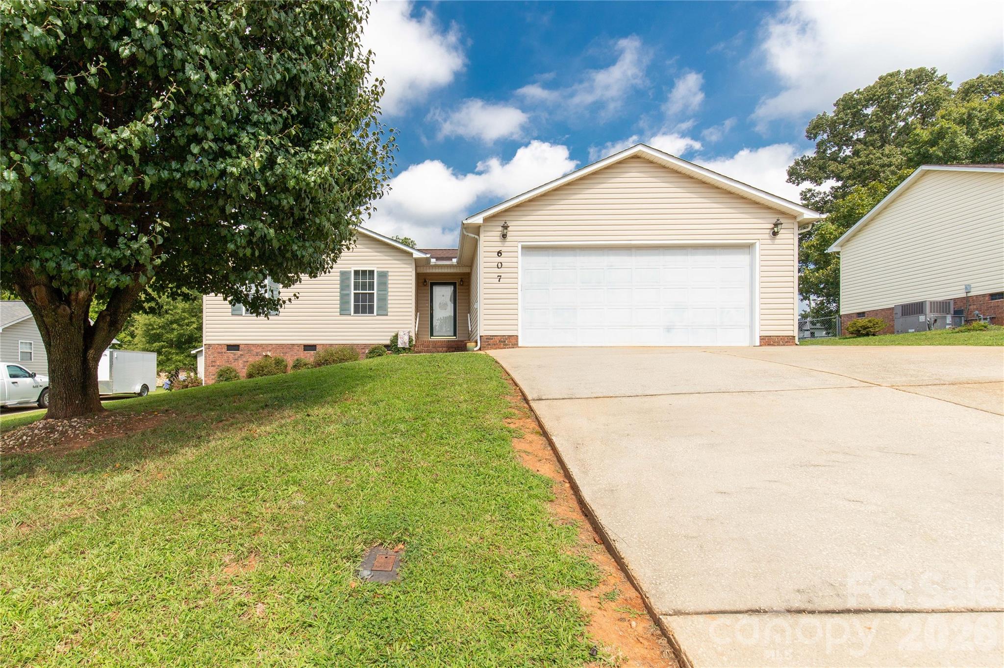 607 Helms Drive Property Photo 3