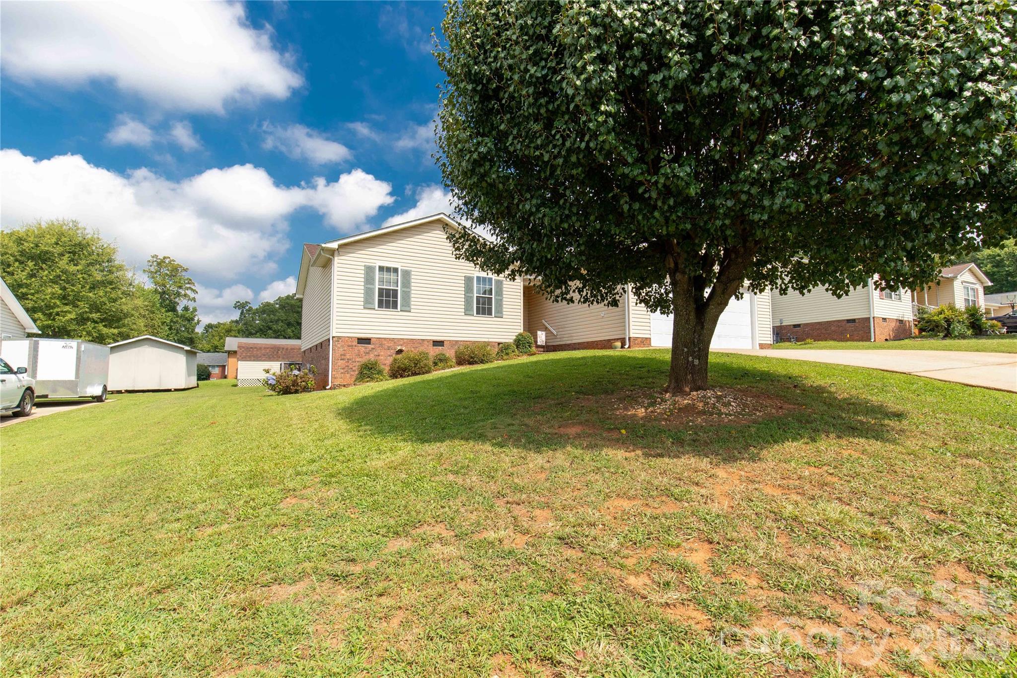 607 Helms Drive Property Photo 8