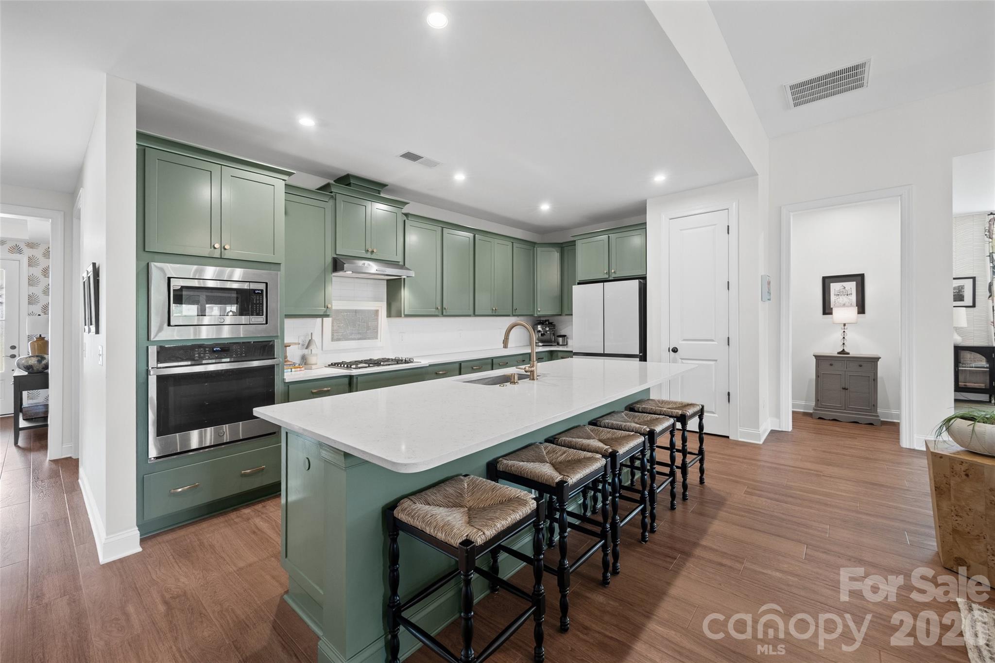 8019 Longwaters Court Property Photo 10