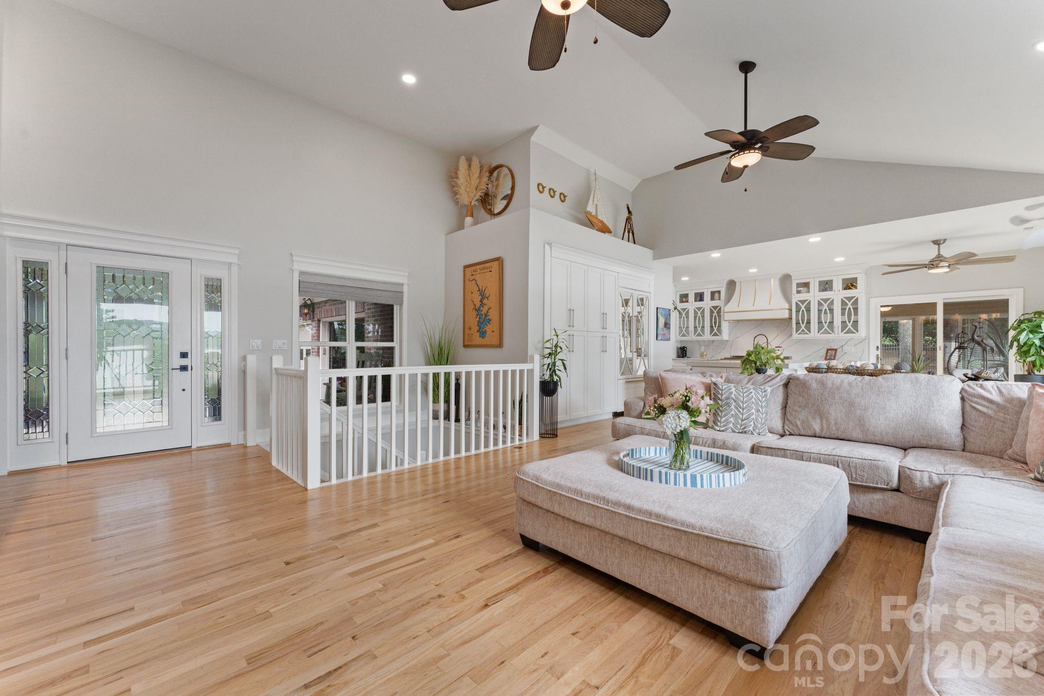 172 Mariner Pointe Lane Property Photo 8