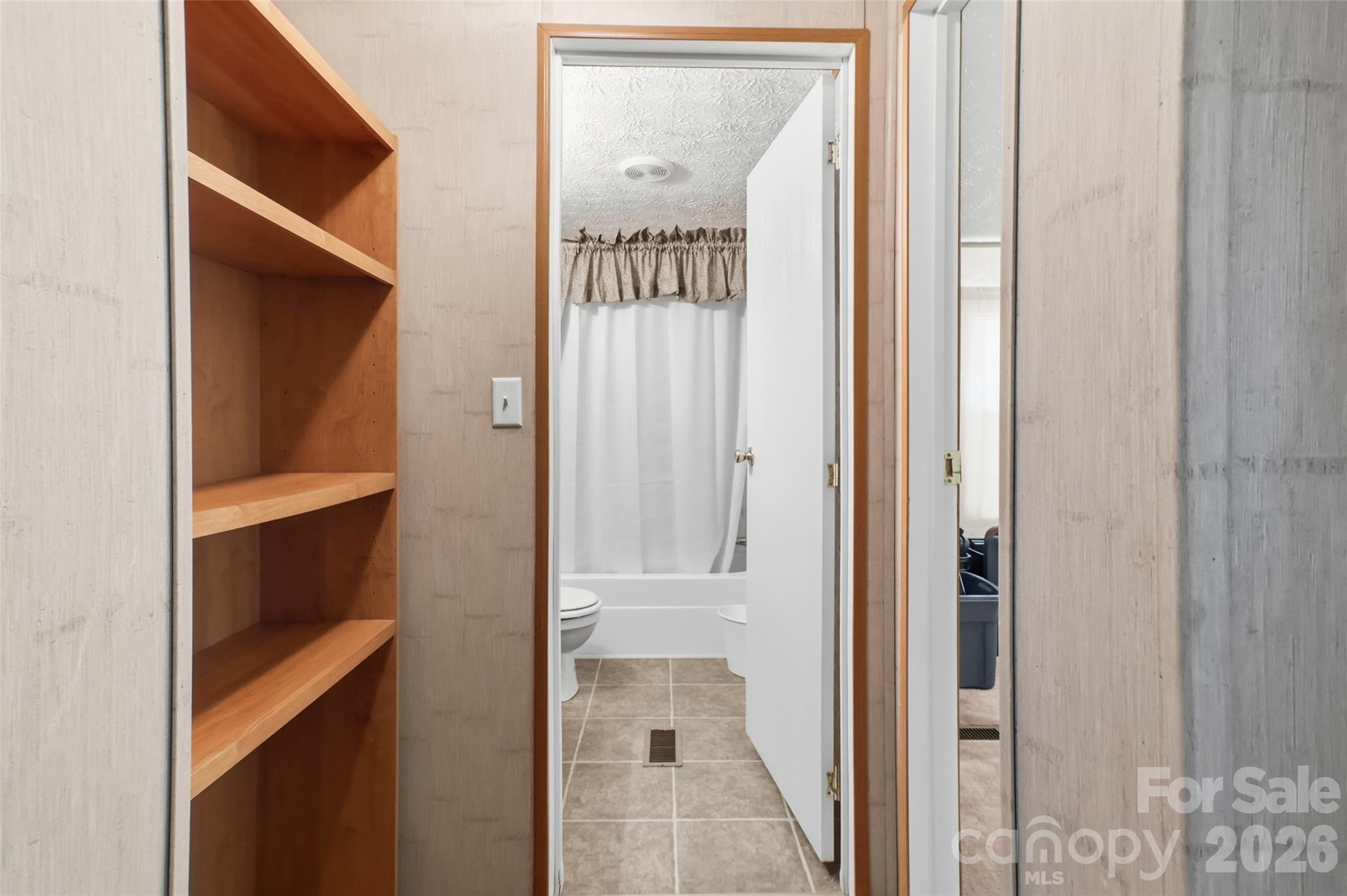 212 Alexia Lane Property Photo 10