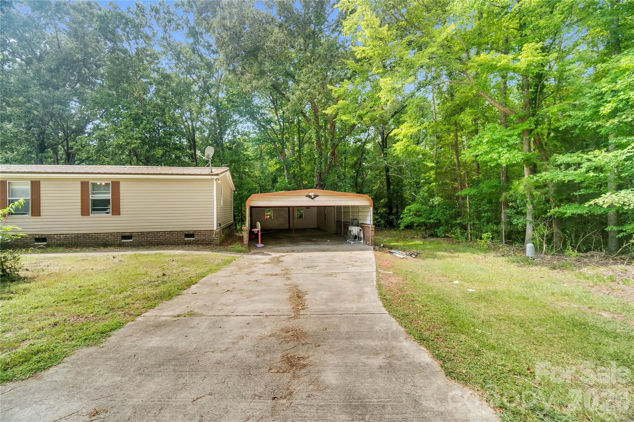6010 Hightower Road Property Photo 5